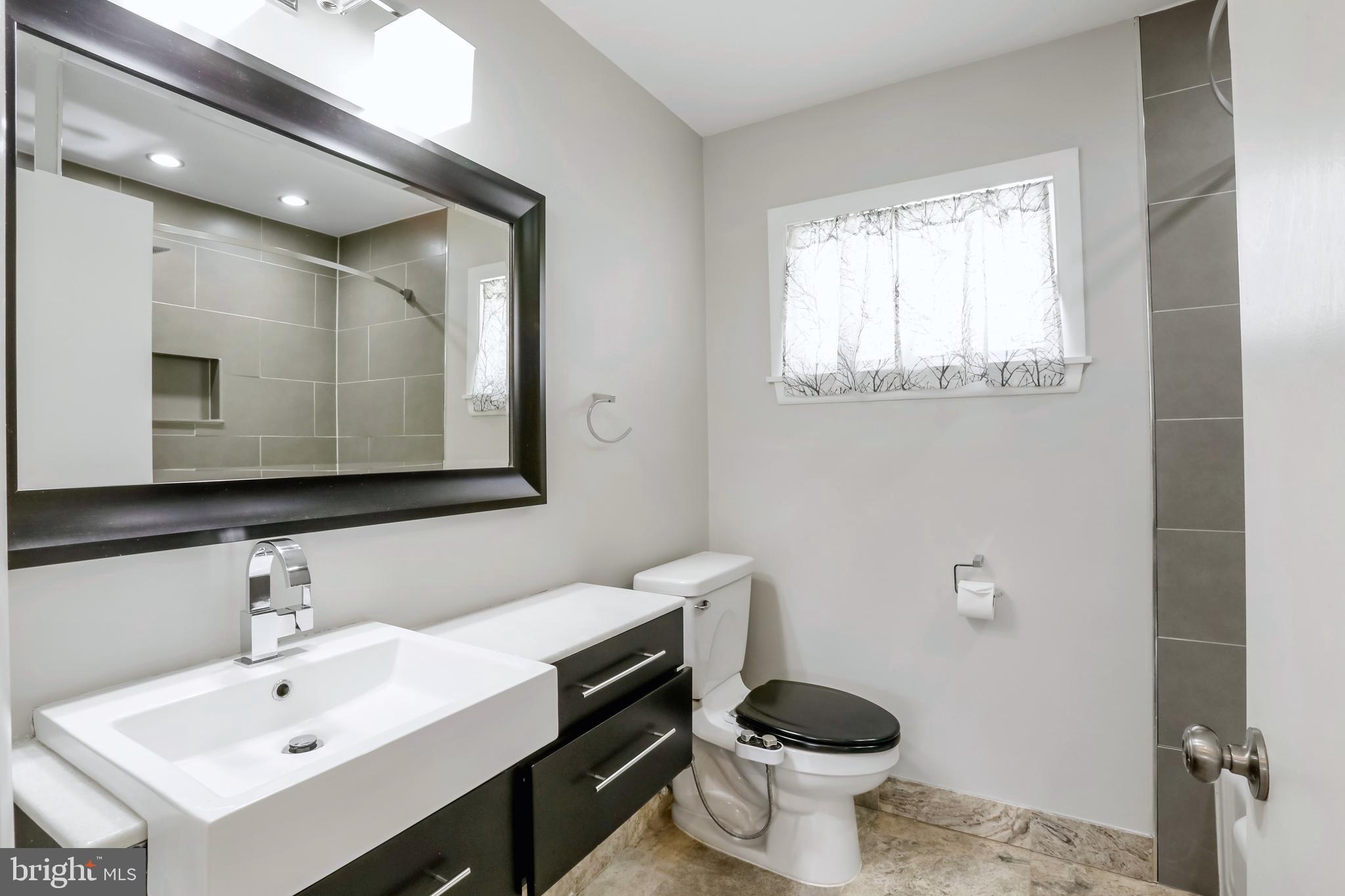 HICKORY HALL ESTATES - Residential