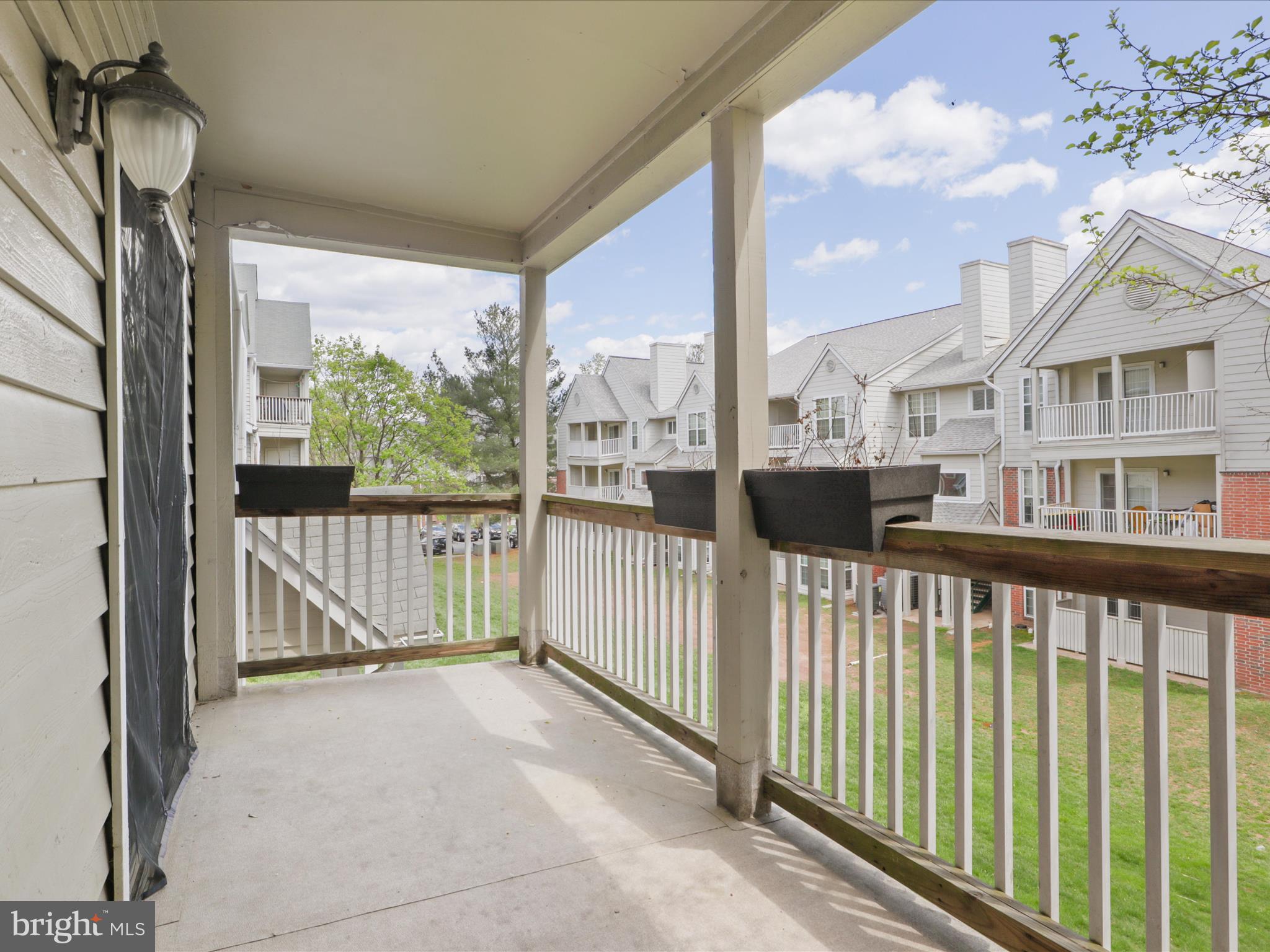 PENDERBROOK SQUARE CONDOMINIUMS - Residential Lease