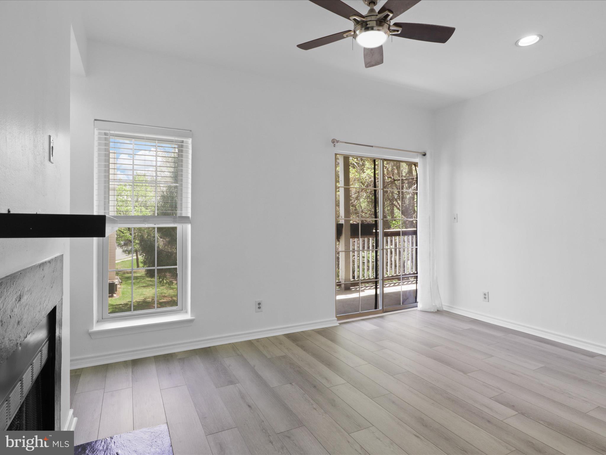 PENDERBROOK SQUARE CONDOMINIUMS - Residential Lease