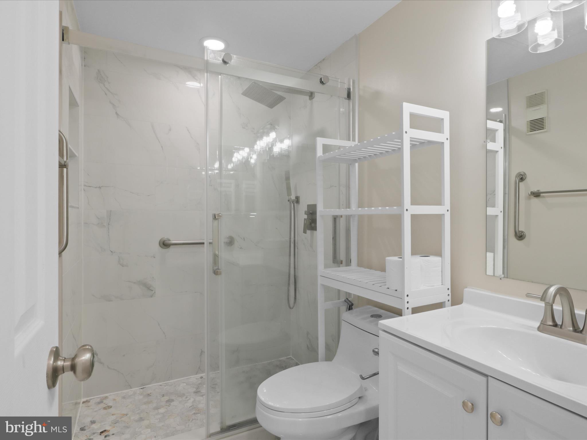 PENDERBROOK SQUARE CONDOMINIUMS - Residential Lease