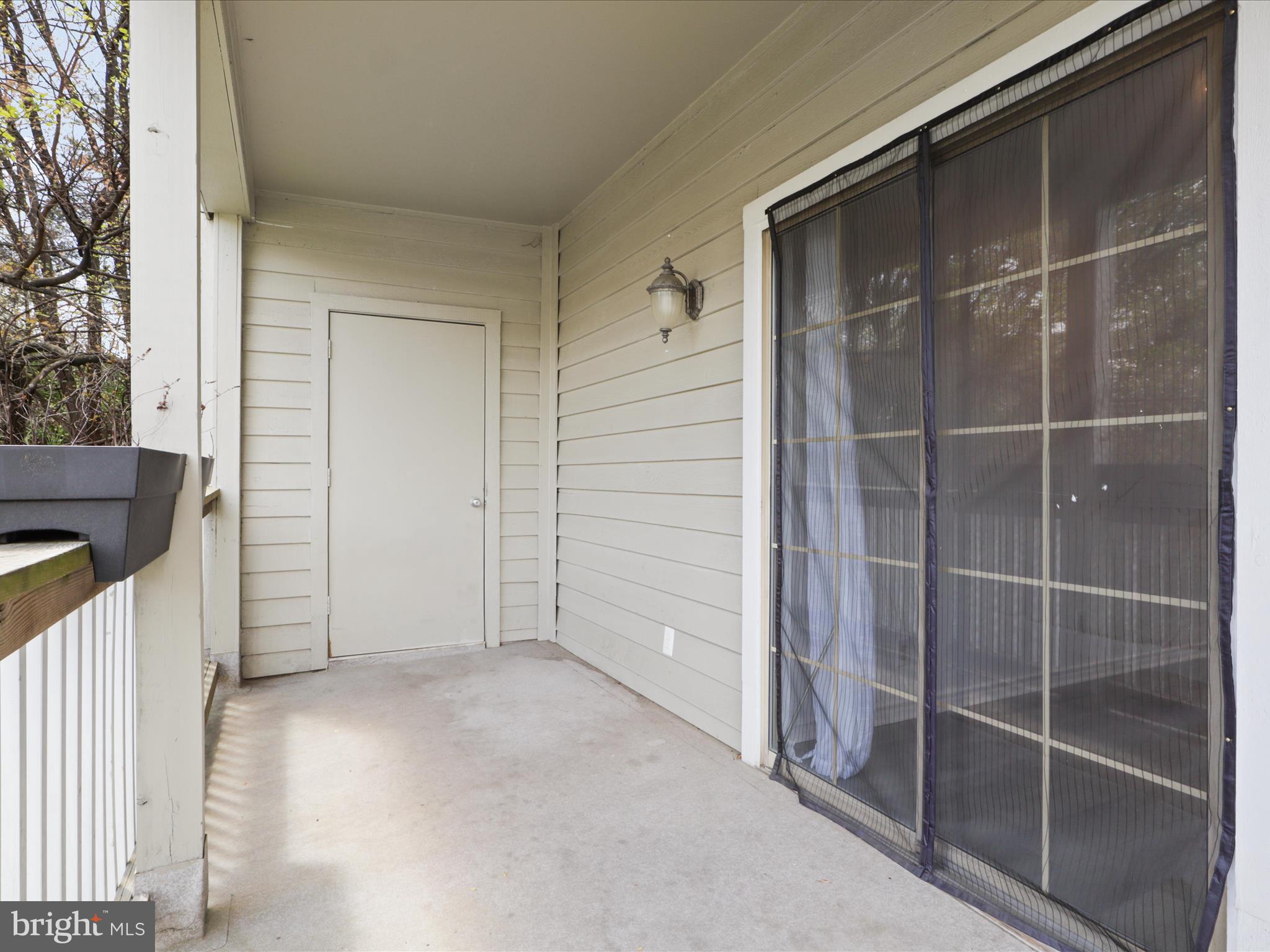 PENDERBROOK SQUARE CONDOMINIUMS - Residential Lease