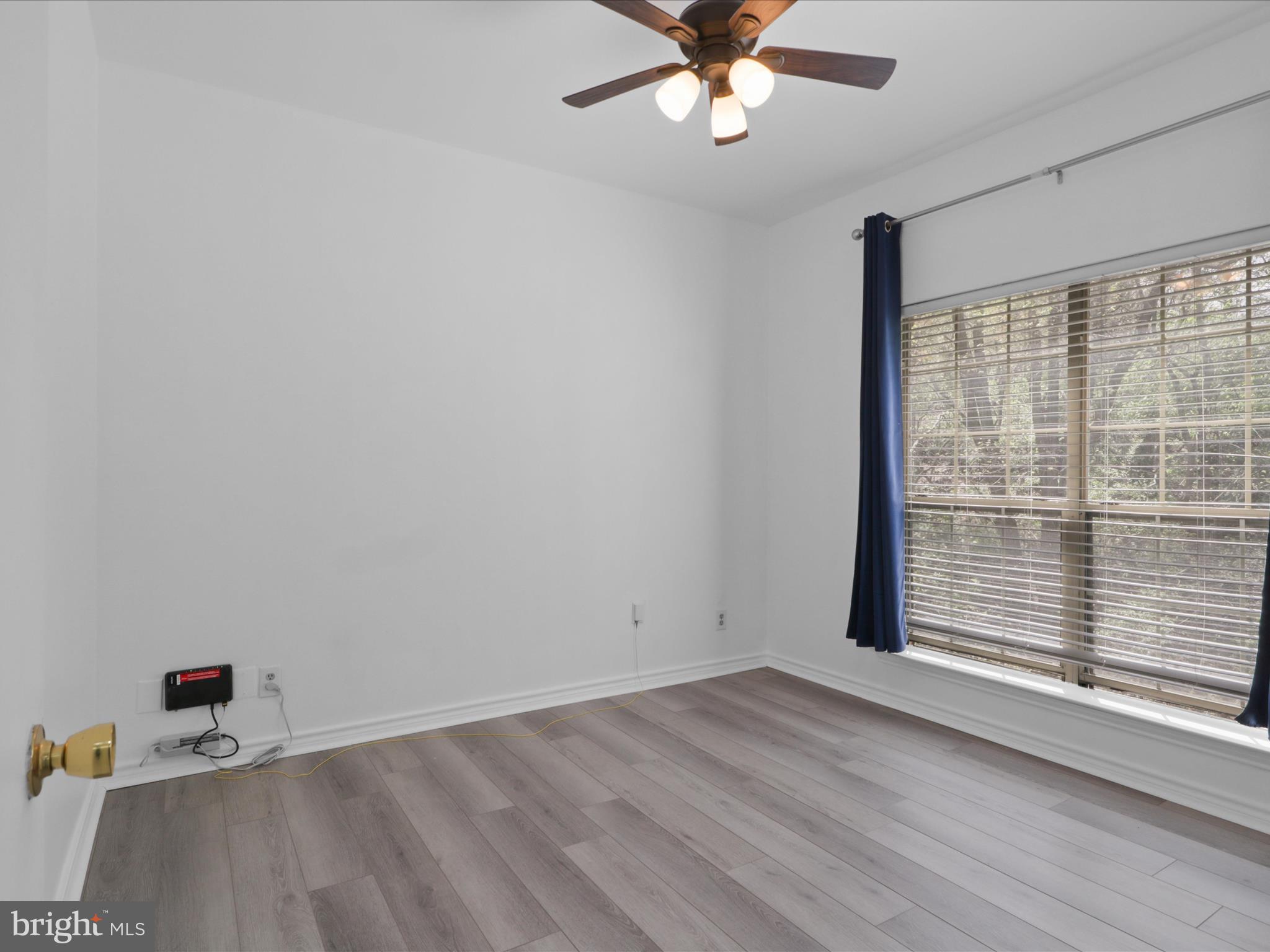 PENDERBROOK SQUARE CONDOMINIUMS - Residential Lease