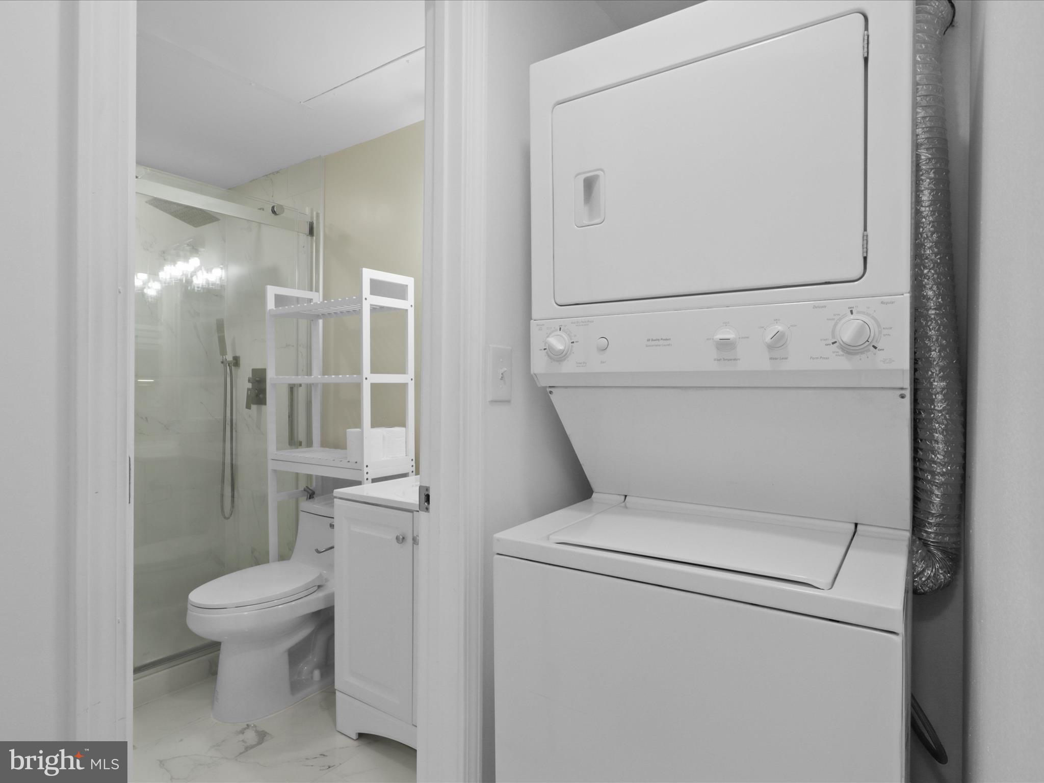 PENDERBROOK SQUARE CONDOMINIUMS - Residential Lease