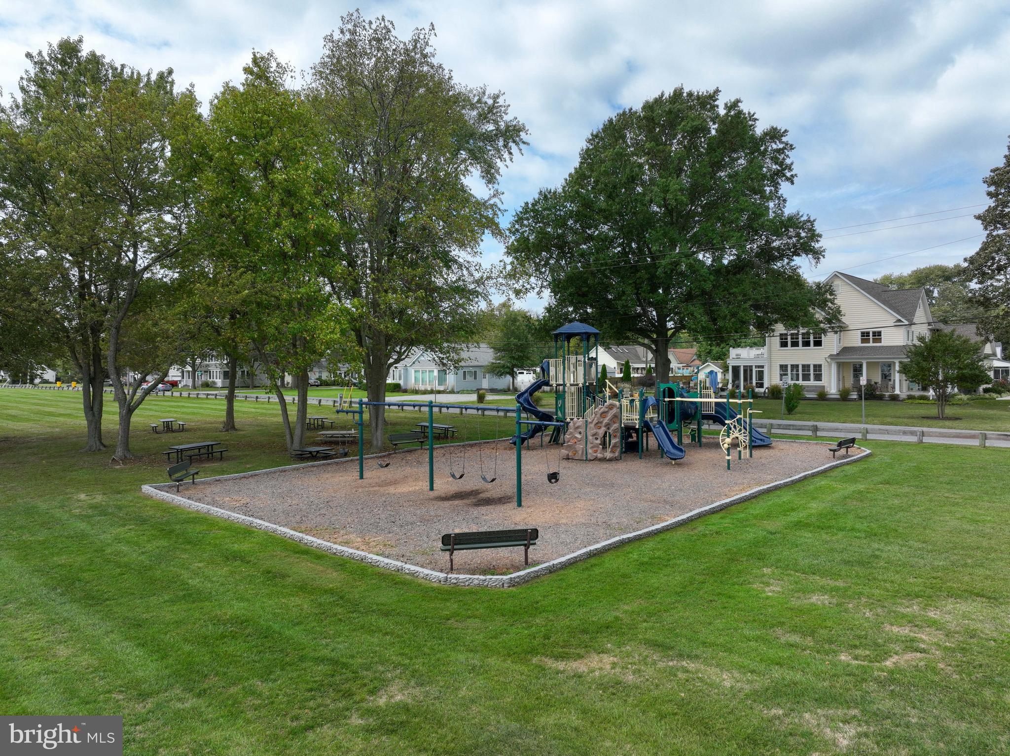 BEVERLEY BEACH - Residential