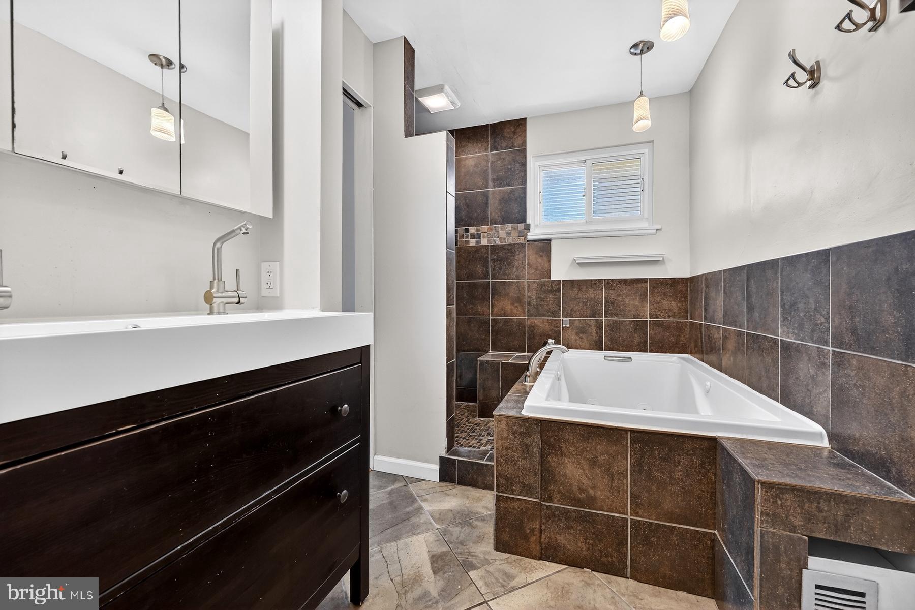 BEVERLEY BEACH - Residential