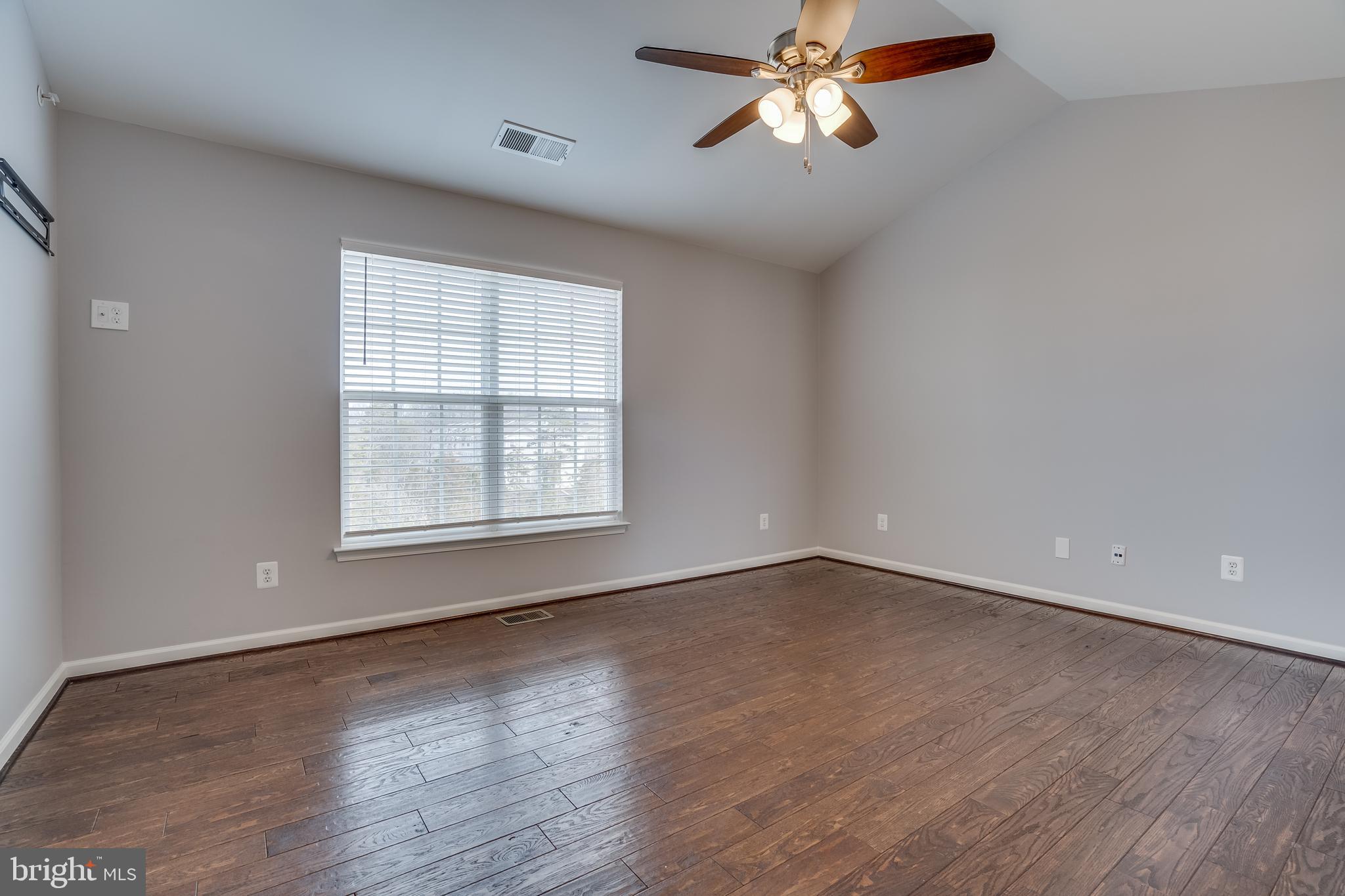 CASCADES PLACE CONDOMINIUM - Residential Lease