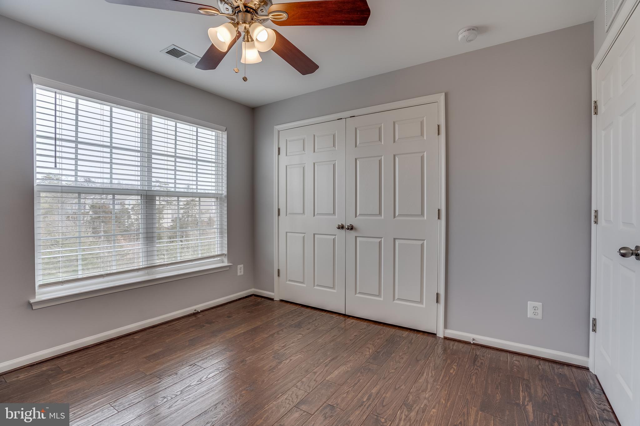 CASCADES PLACE CONDOMINIUM - Residential Lease