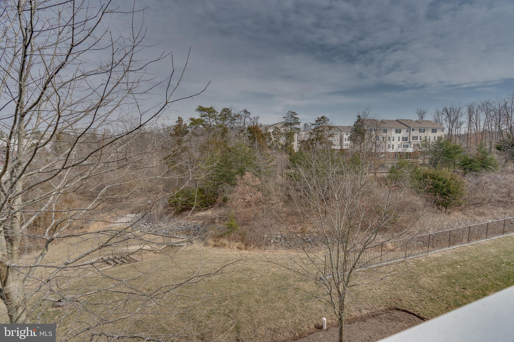 CASCADES PLACE CONDOMINIUM - Residential Lease