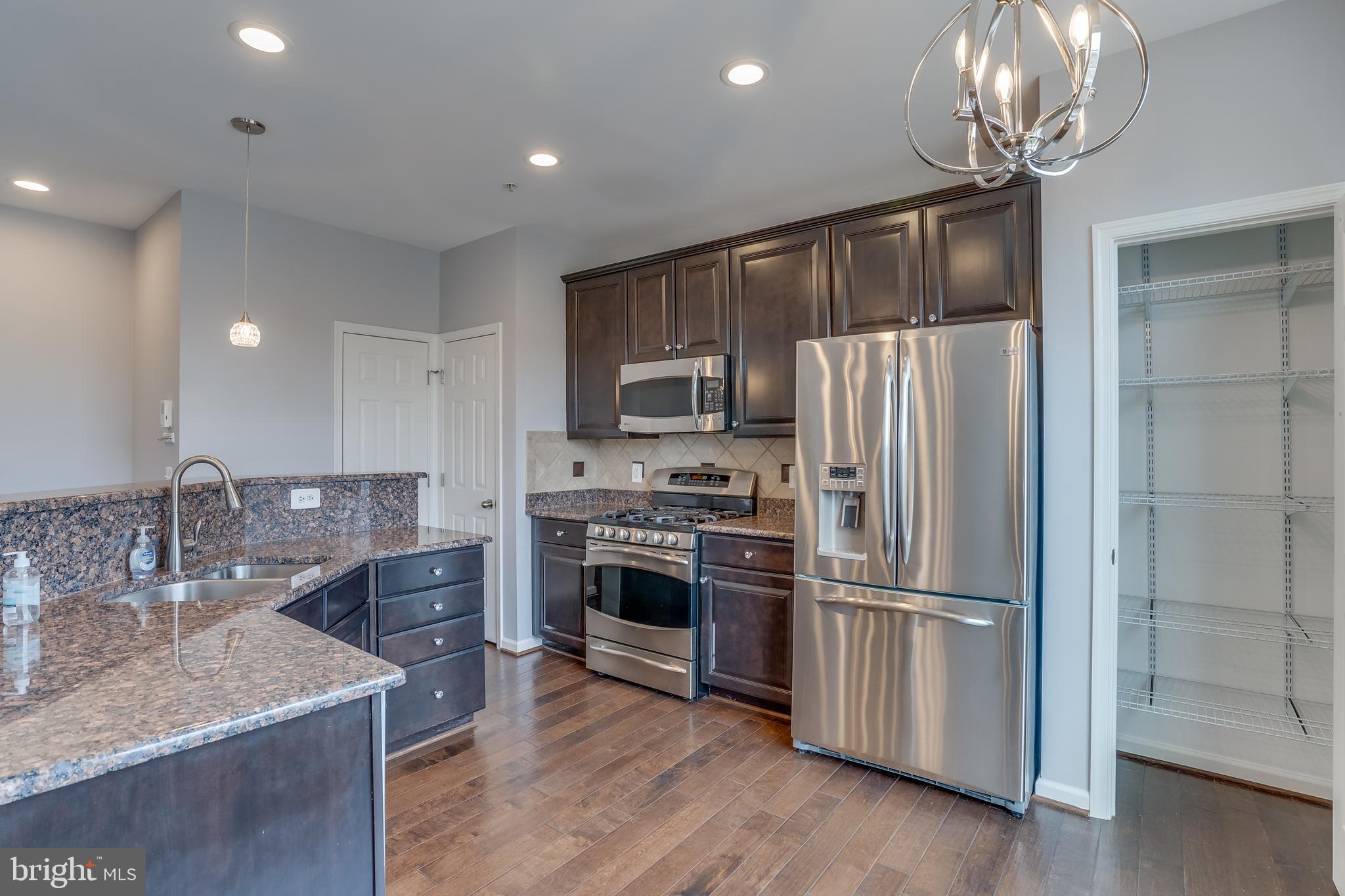 CASCADES PLACE CONDOMINIUM - Residential Lease