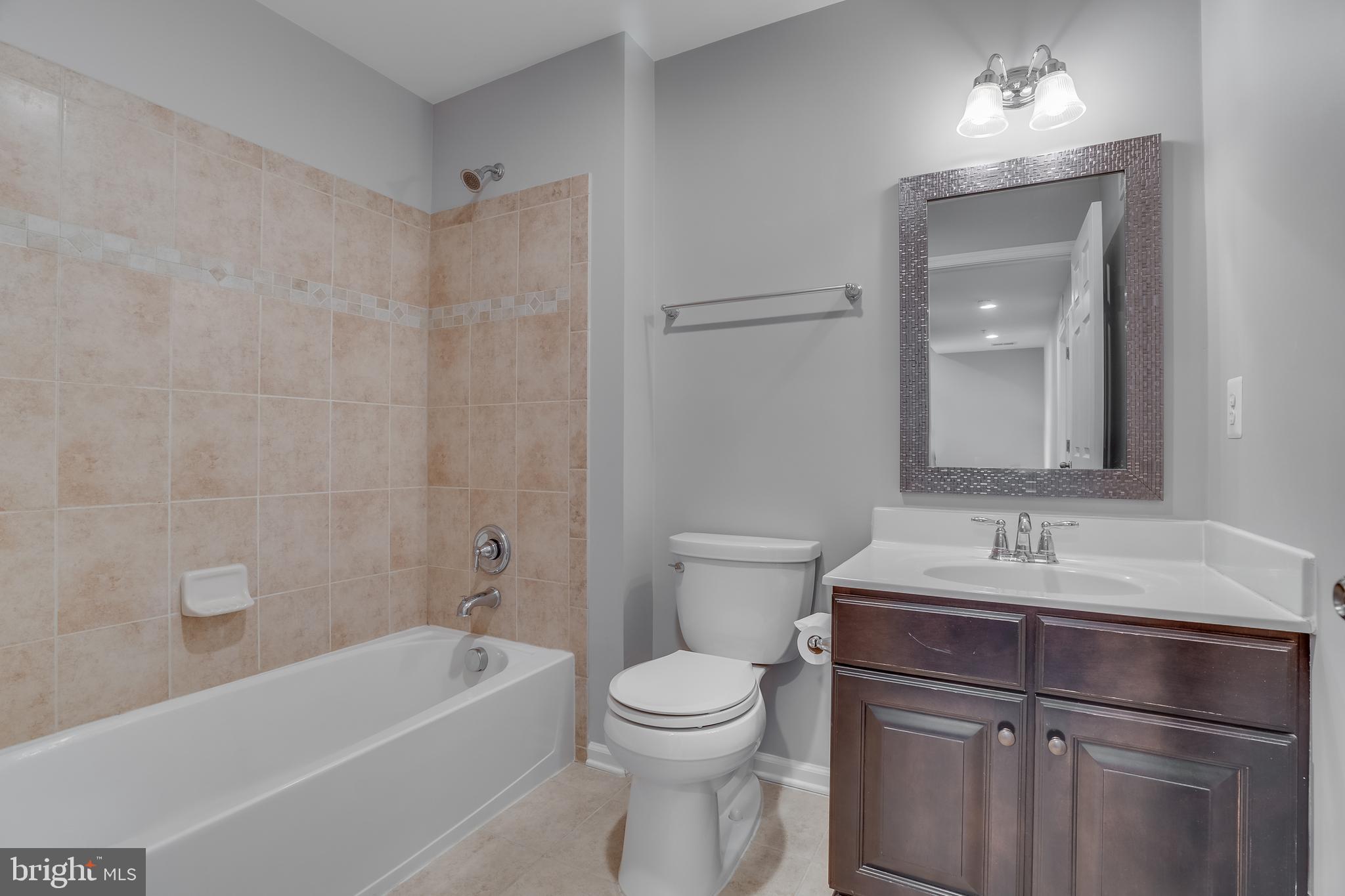 CASCADES PLACE CONDOMINIUM - Residential Lease