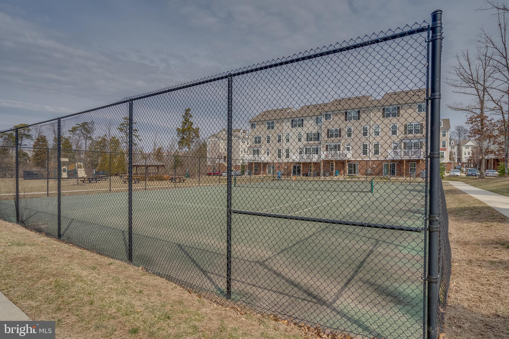 CASCADES PLACE CONDOMINIUM - Residential Lease