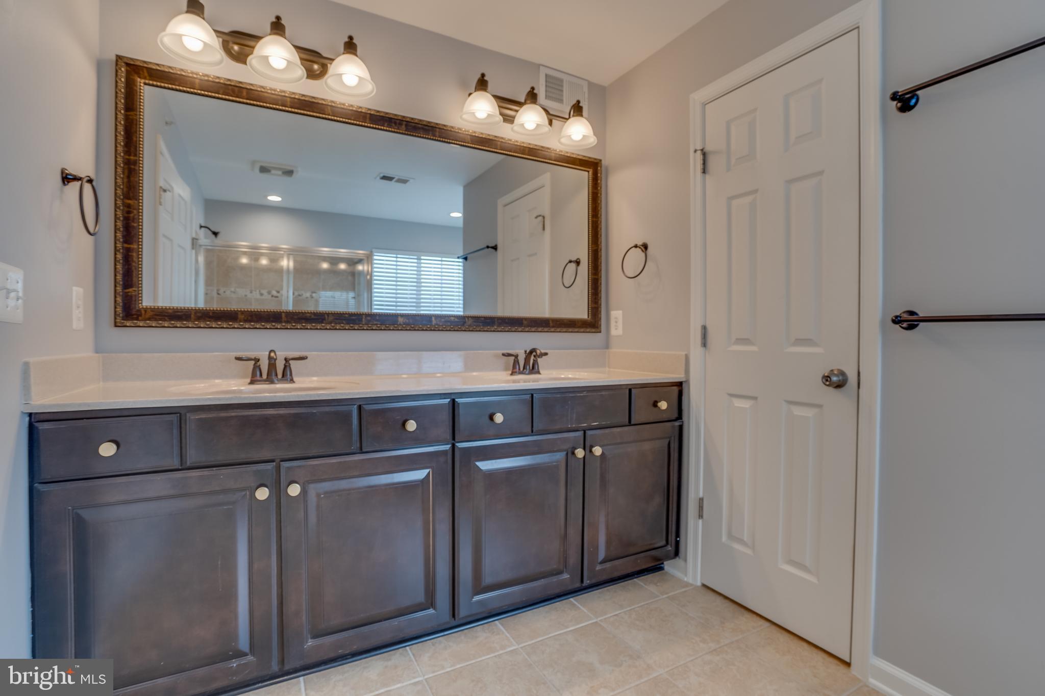 CASCADES PLACE CONDOMINIUM - Residential Lease