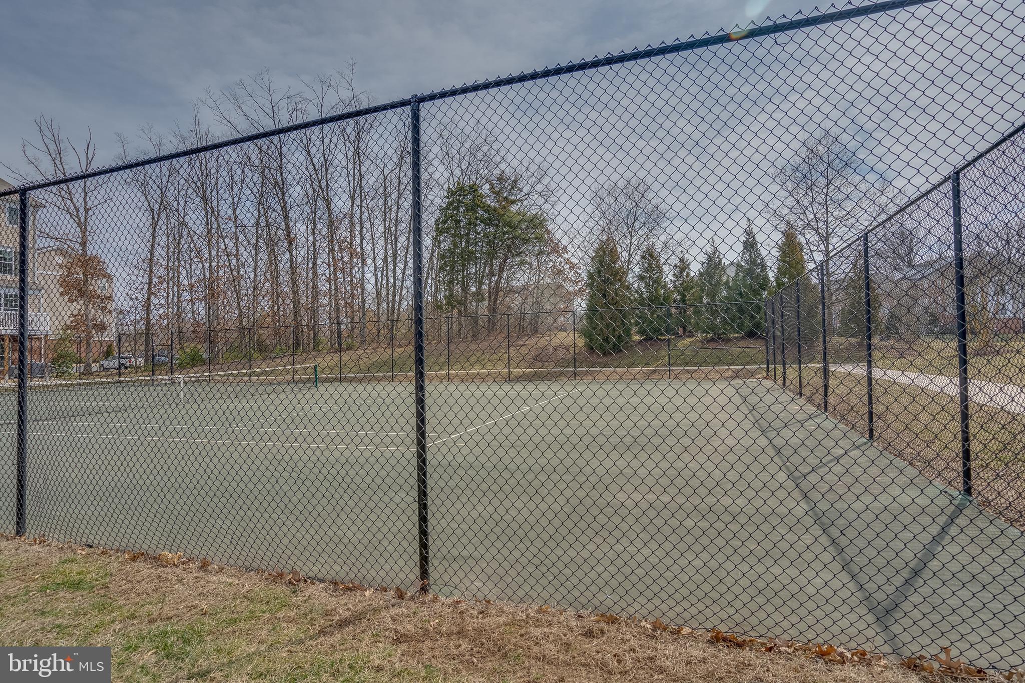 CASCADES PLACE CONDOMINIUM - Residential Lease