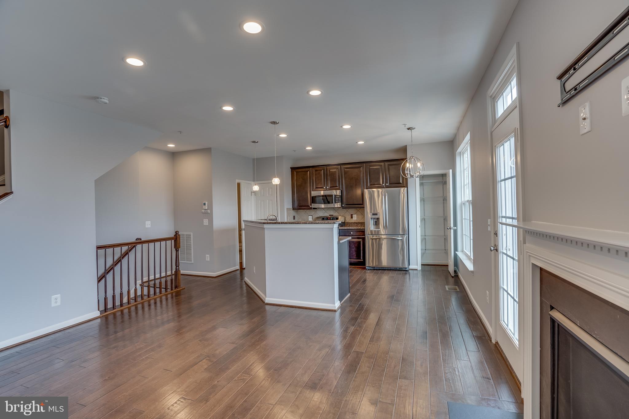 CASCADES PLACE CONDOMINIUM - Residential Lease