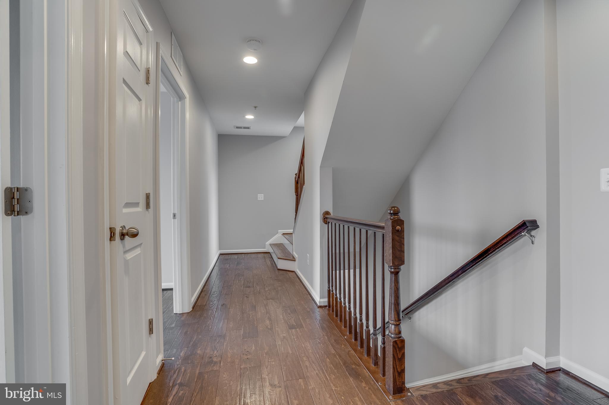 CASCADES PLACE CONDOMINIUM - Residential Lease