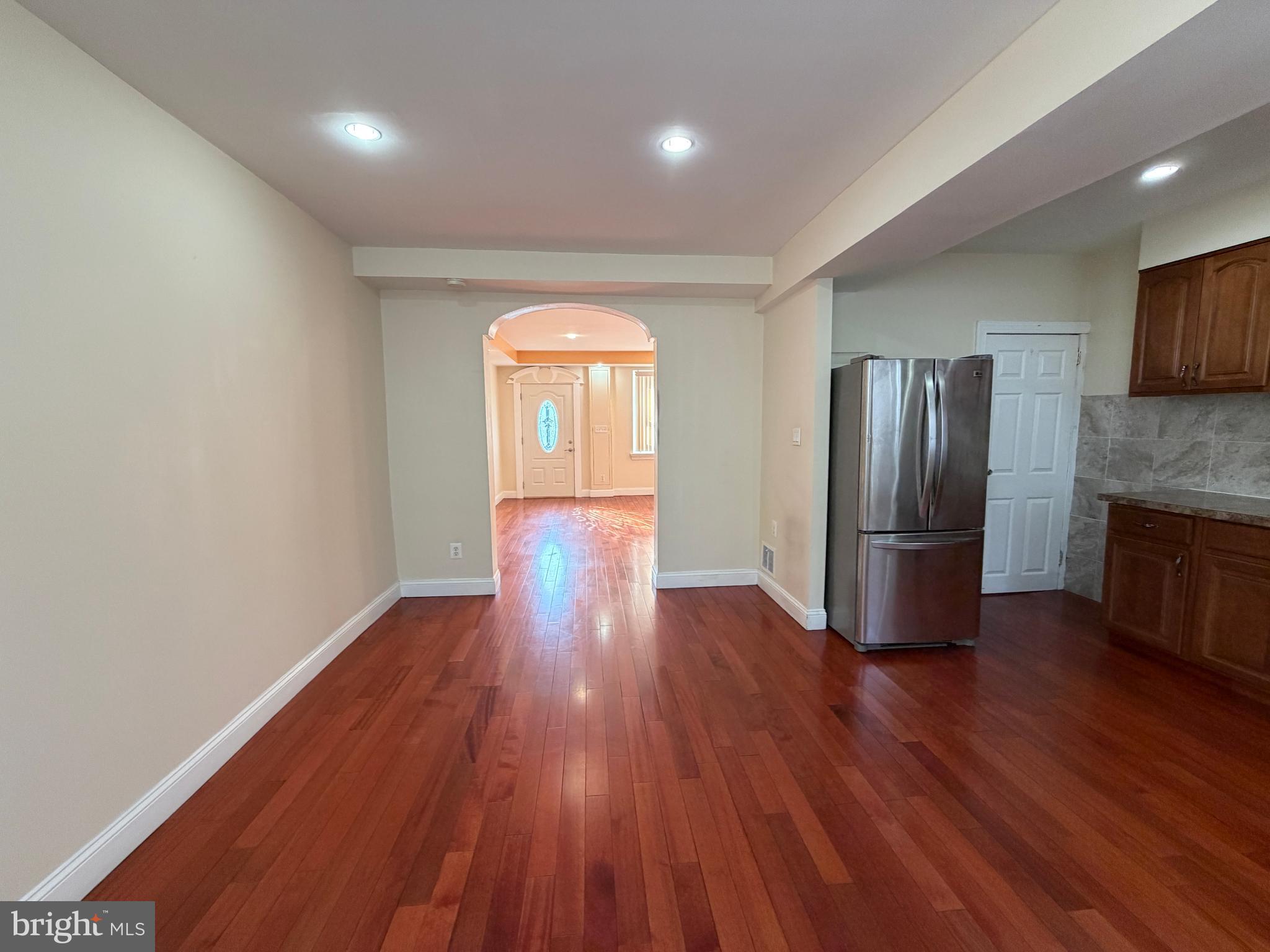 ELMWOOD PARK - Residential