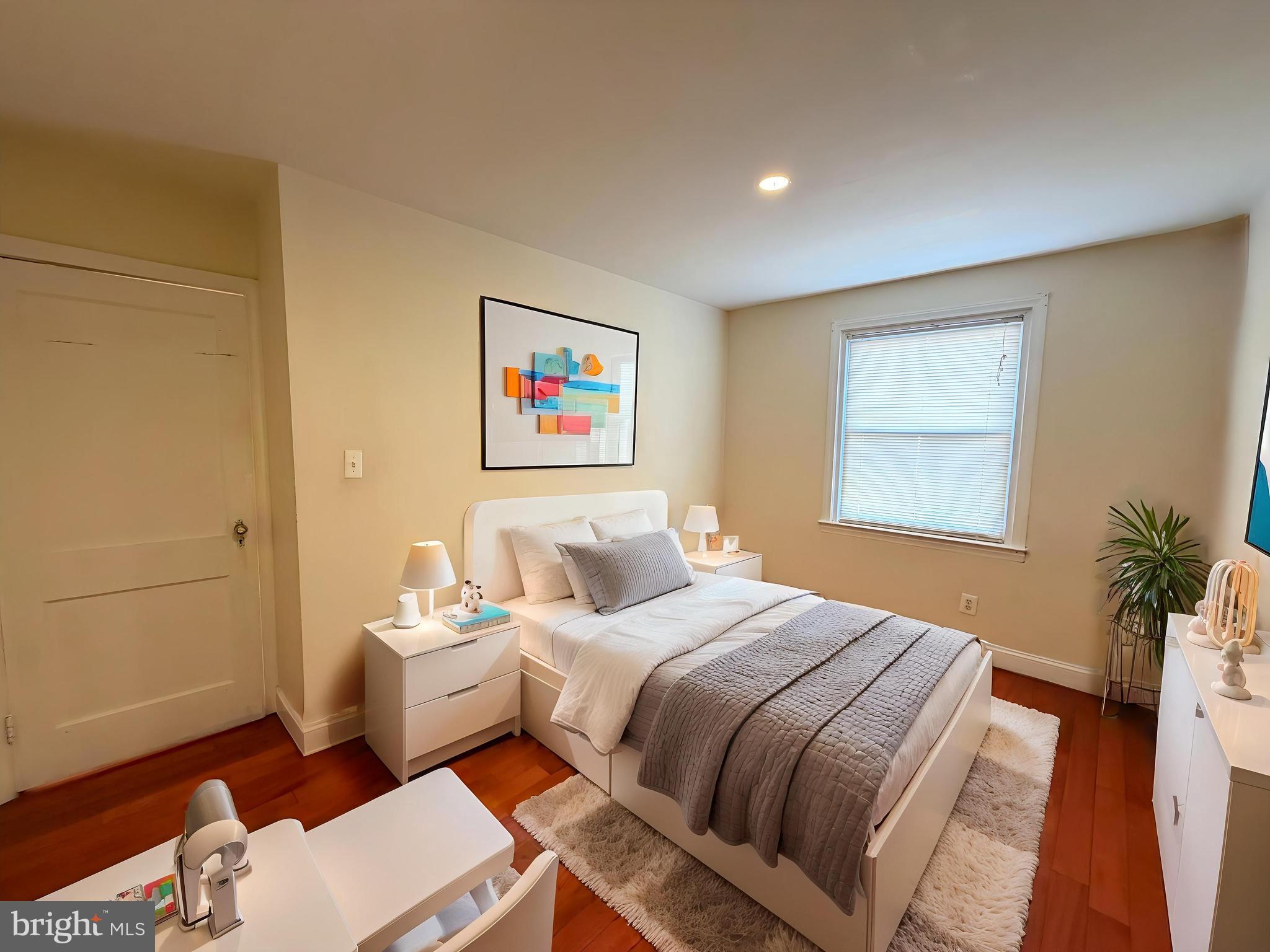 ELMWOOD PARK - Residential