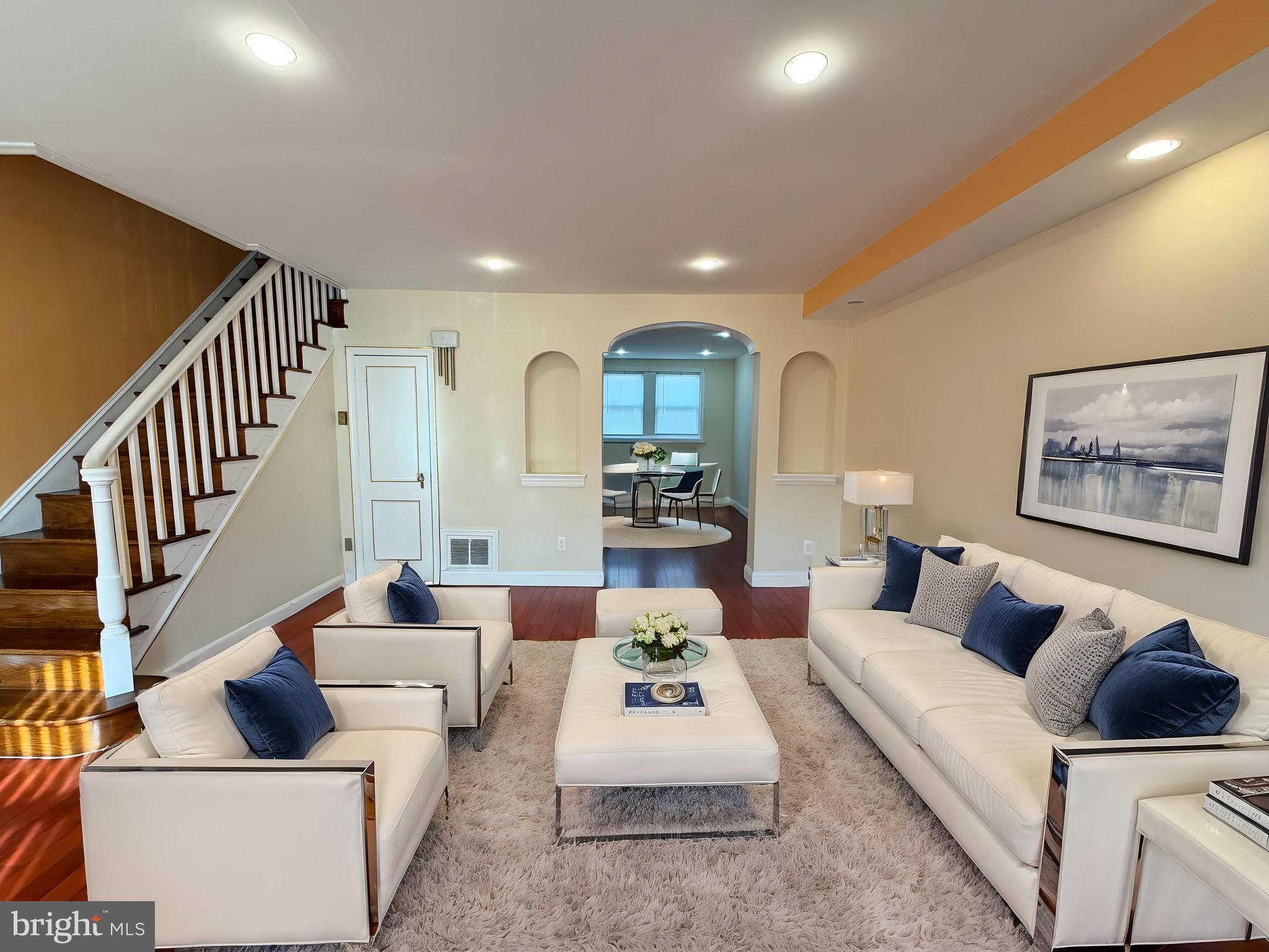 ELMWOOD PARK - Residential