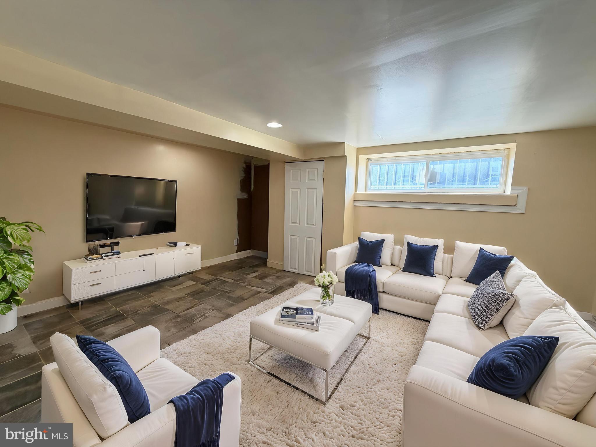 ELMWOOD PARK - Residential