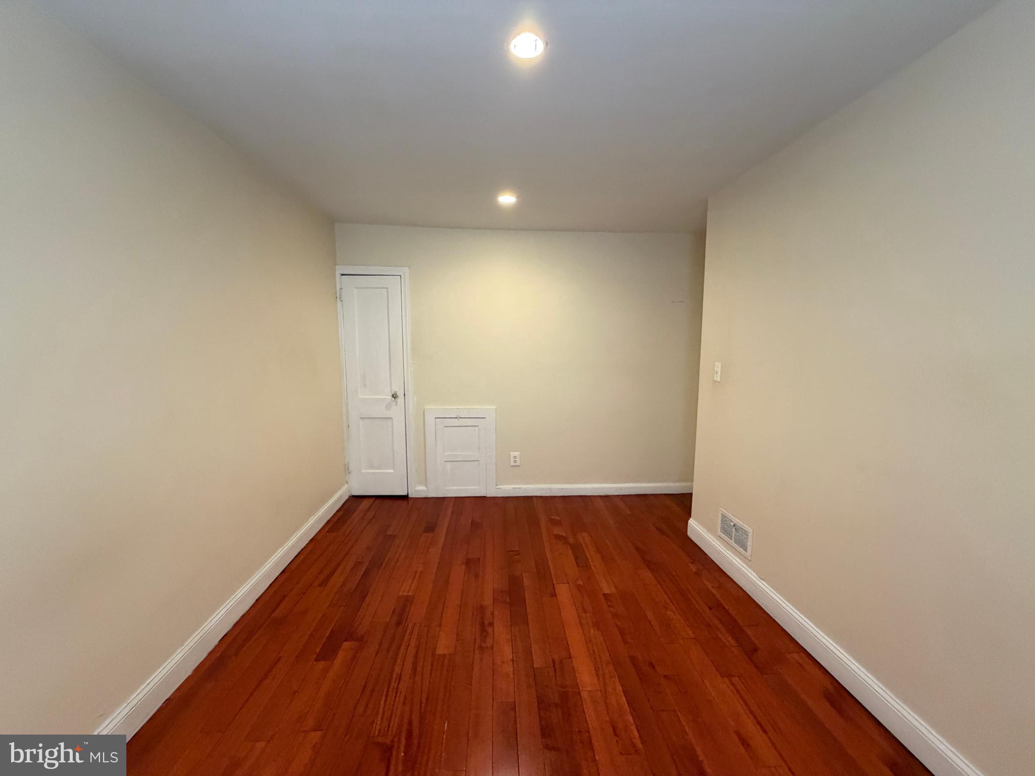 ELMWOOD PARK - Residential