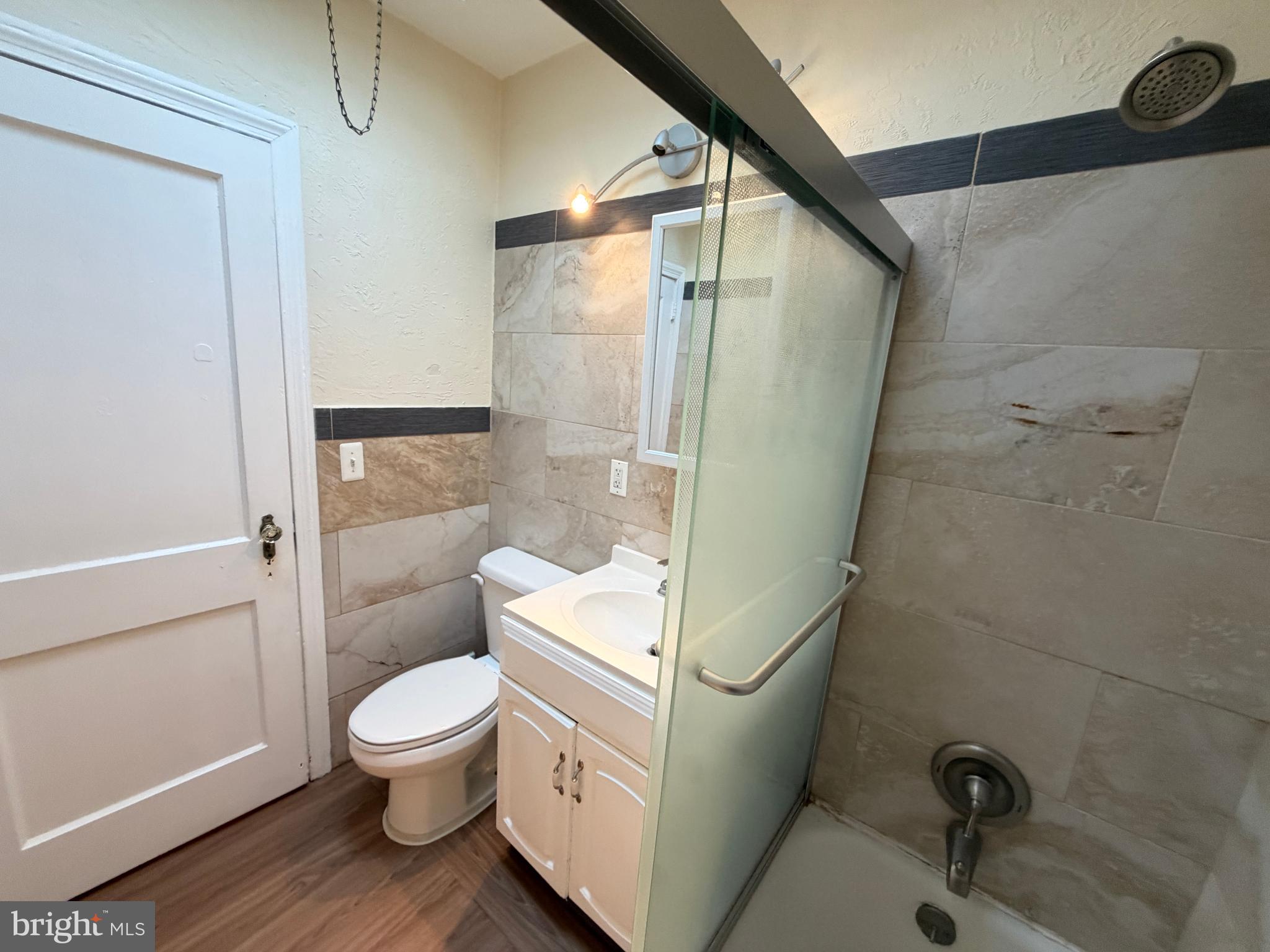 ELMWOOD PARK - Residential