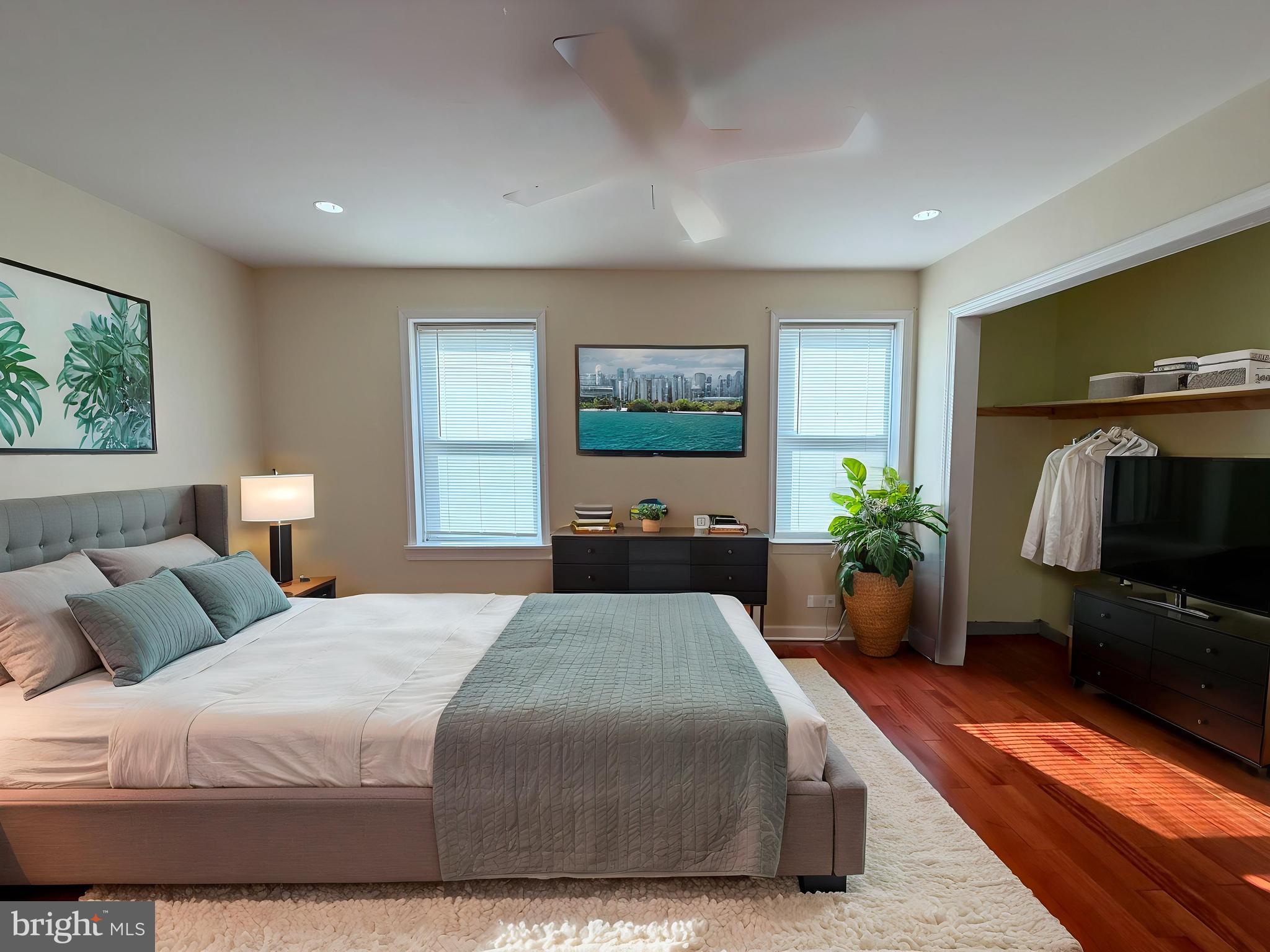 ELMWOOD PARK - Residential