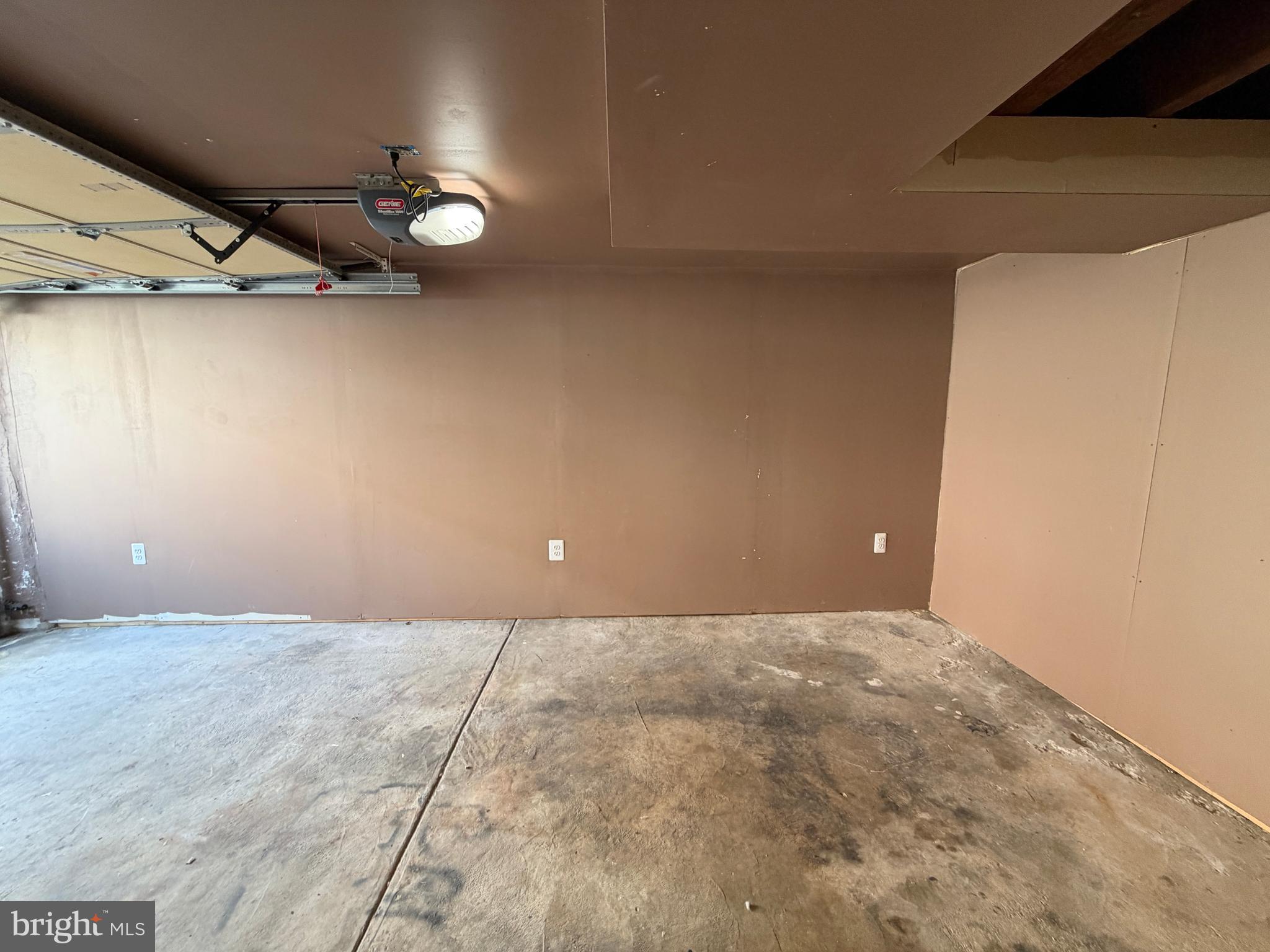 ELMWOOD PARK - Residential