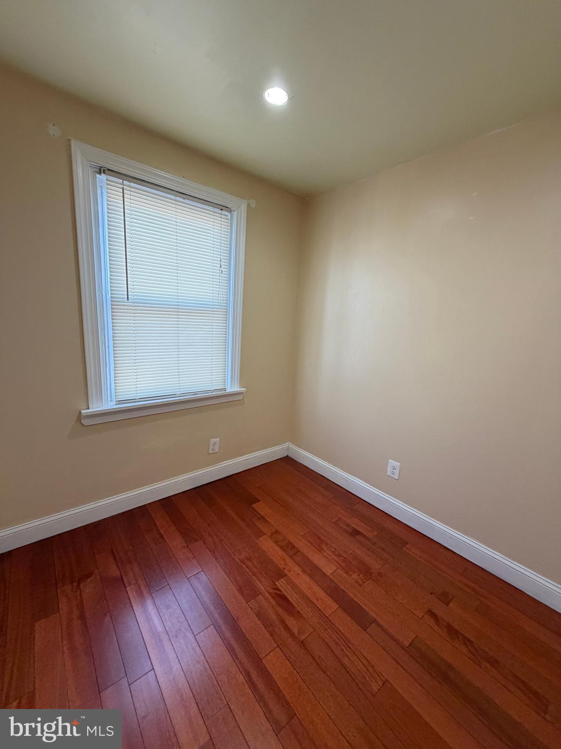 ELMWOOD PARK - Residential