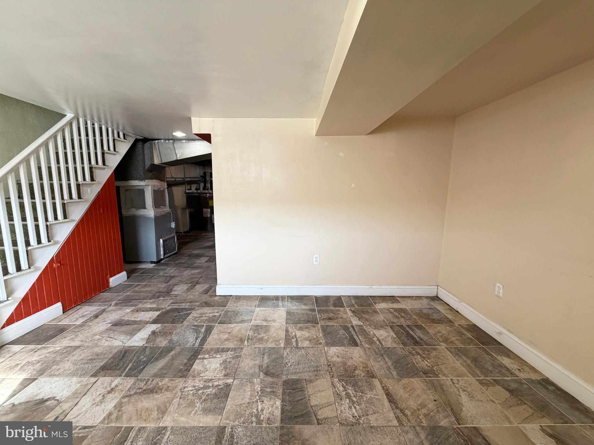 ELMWOOD PARK - Residential