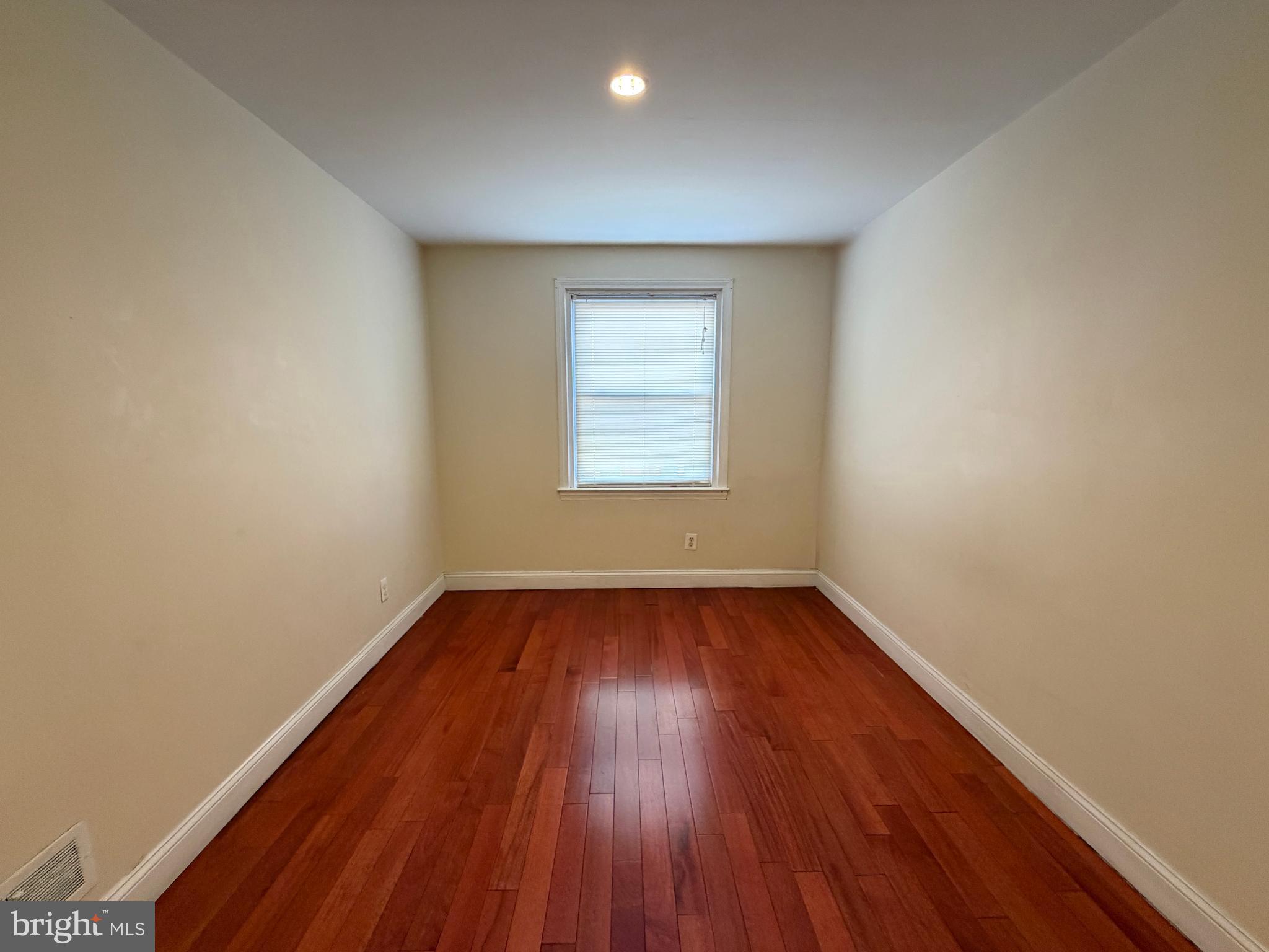 ELMWOOD PARK - Residential