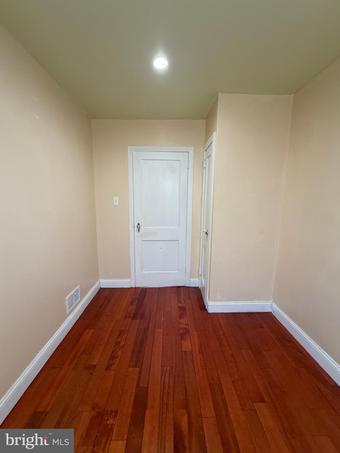 ELMWOOD PARK - Residential