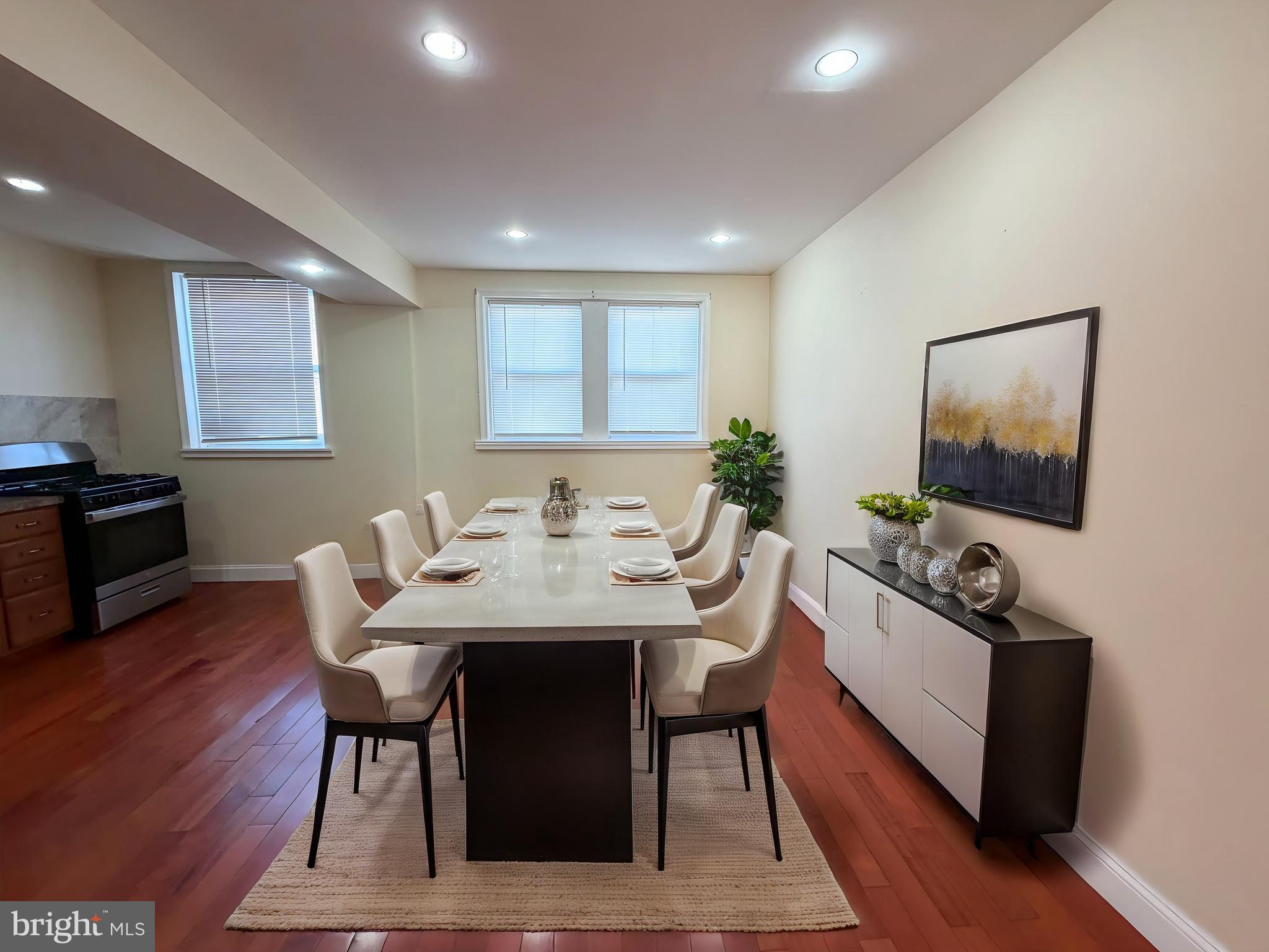 ELMWOOD PARK - Residential