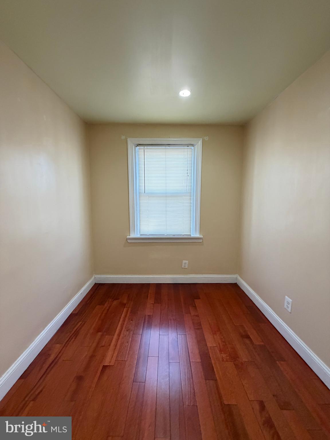 ELMWOOD PARK - Residential