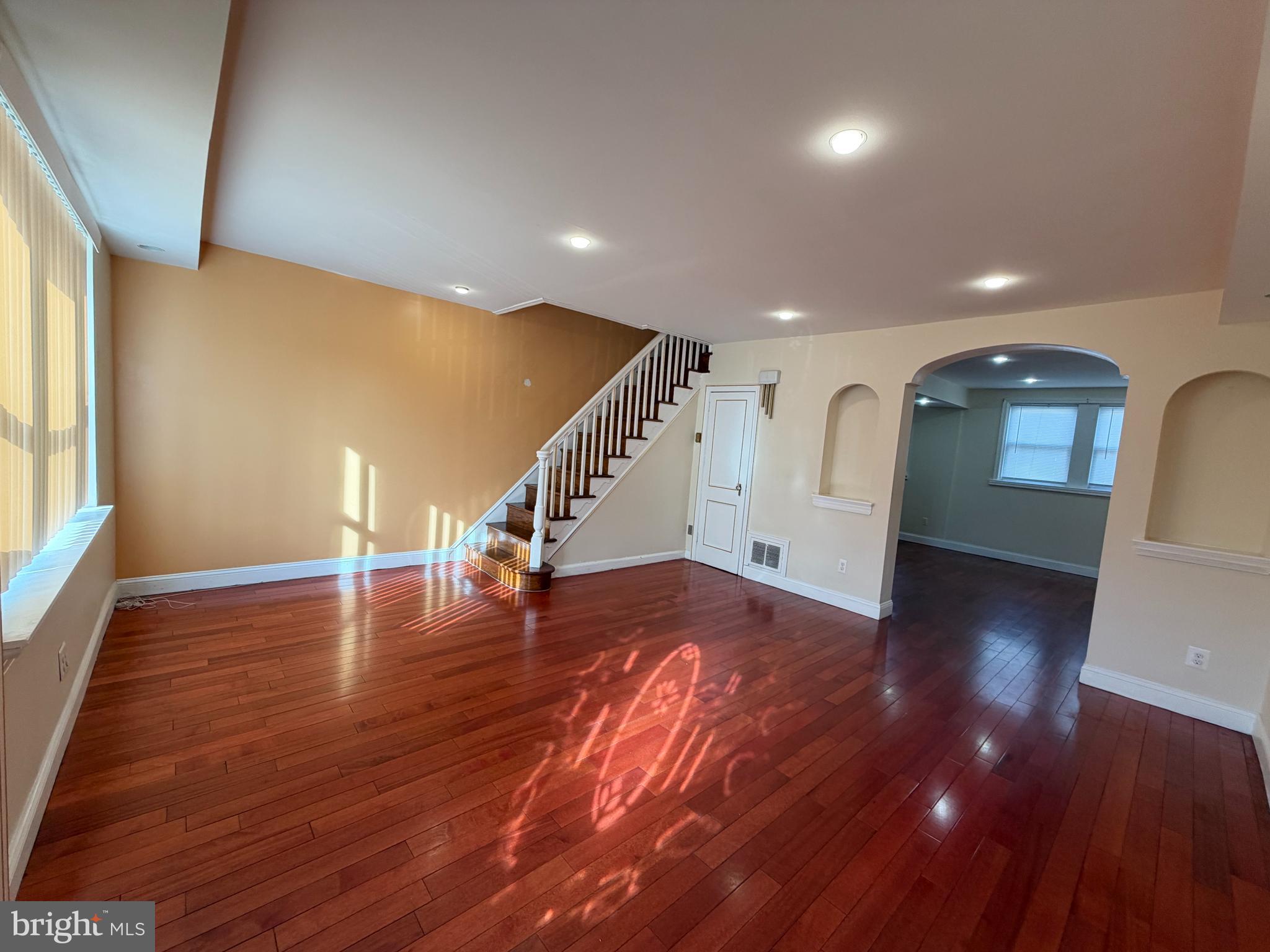 ELMWOOD PARK - Residential