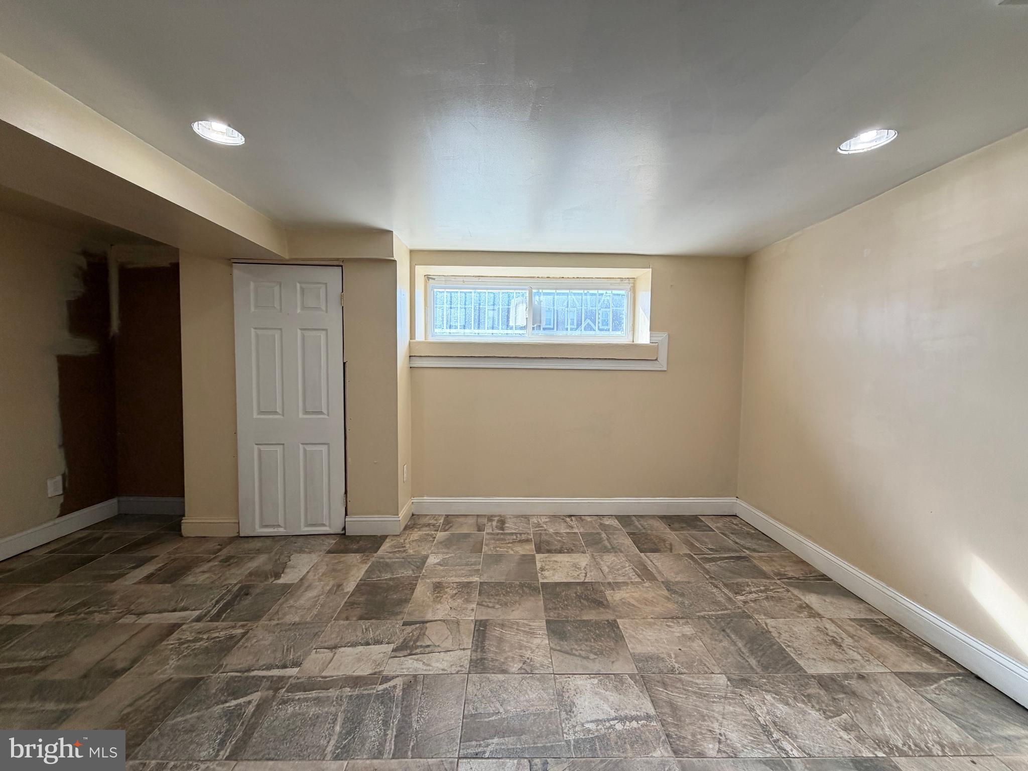 ELMWOOD PARK - Residential