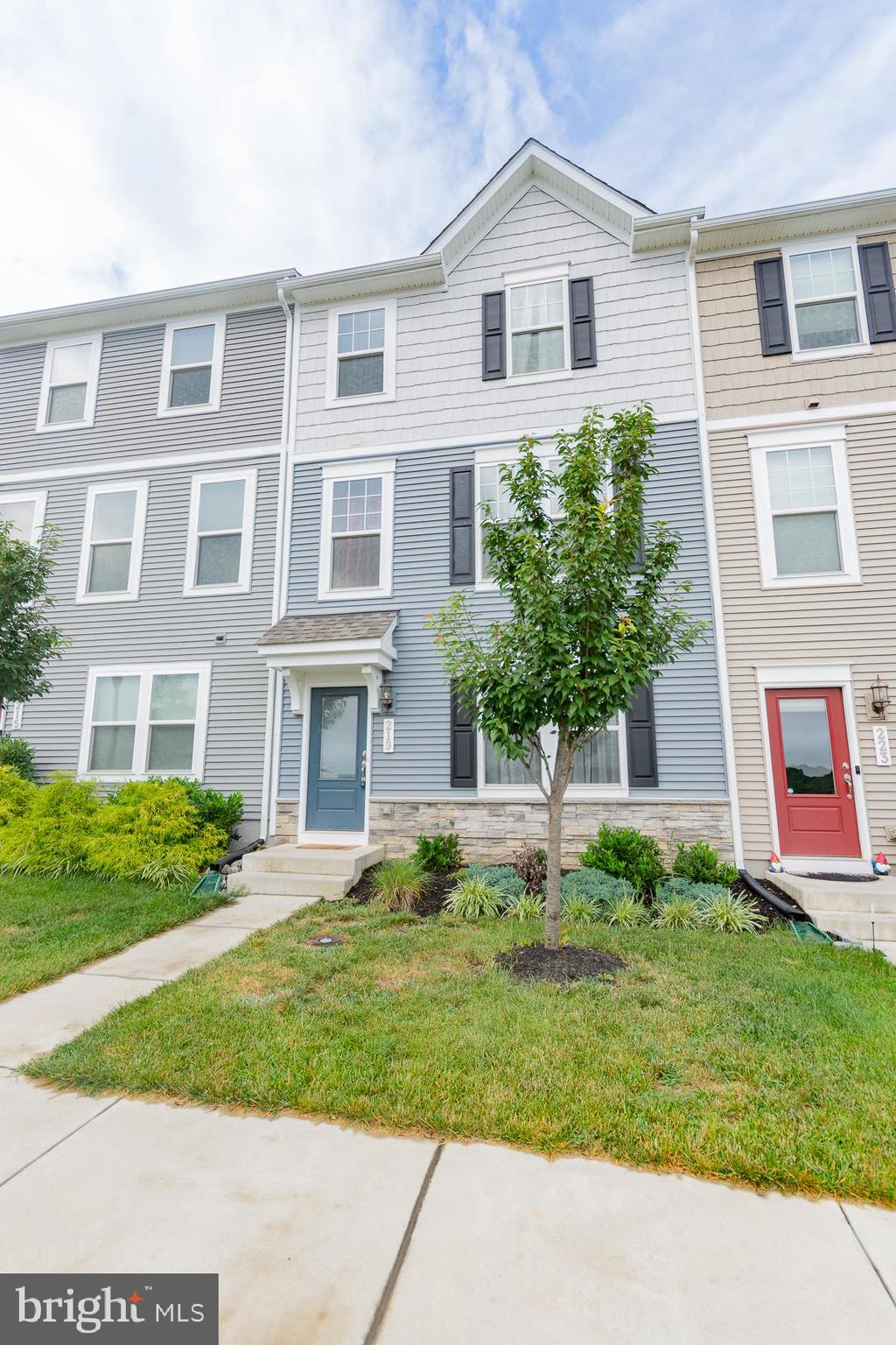 219 PRESIDENTS POINTE AVENUE