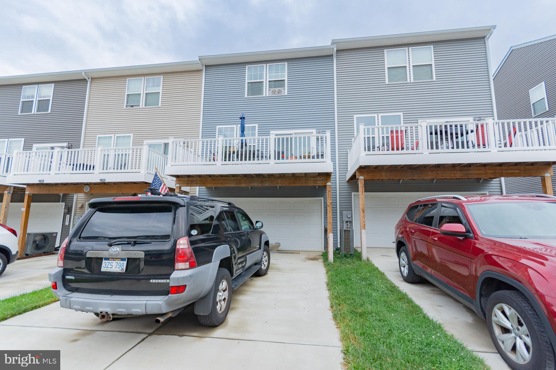 PRESIDENTS POINTE - Residential