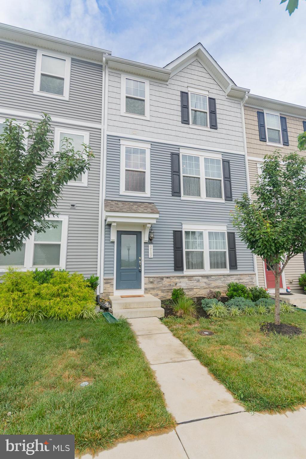 219 PRESIDENTS POINTE AVENUE