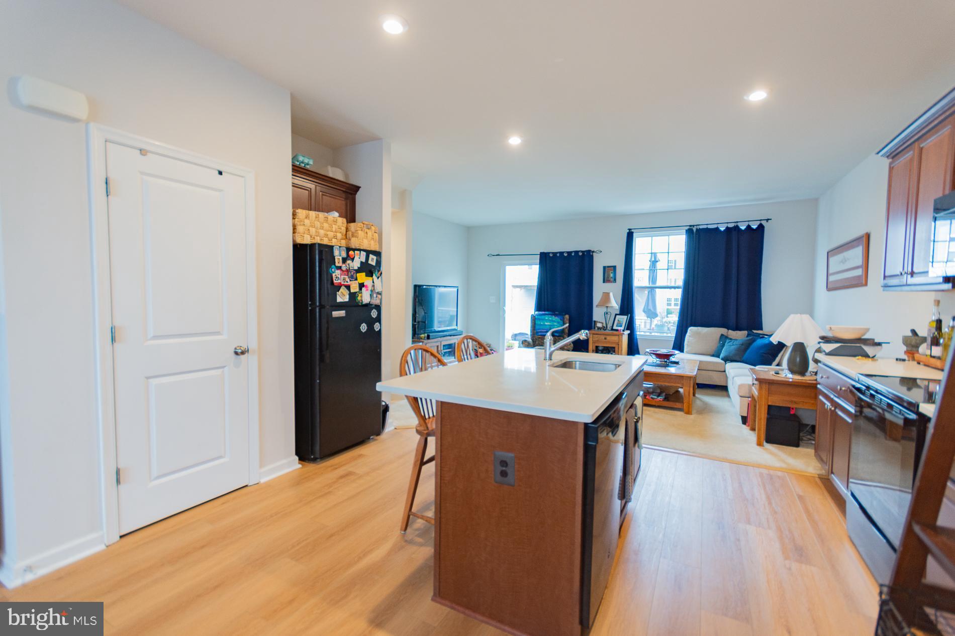 PRESIDENTS POINTE - Residential