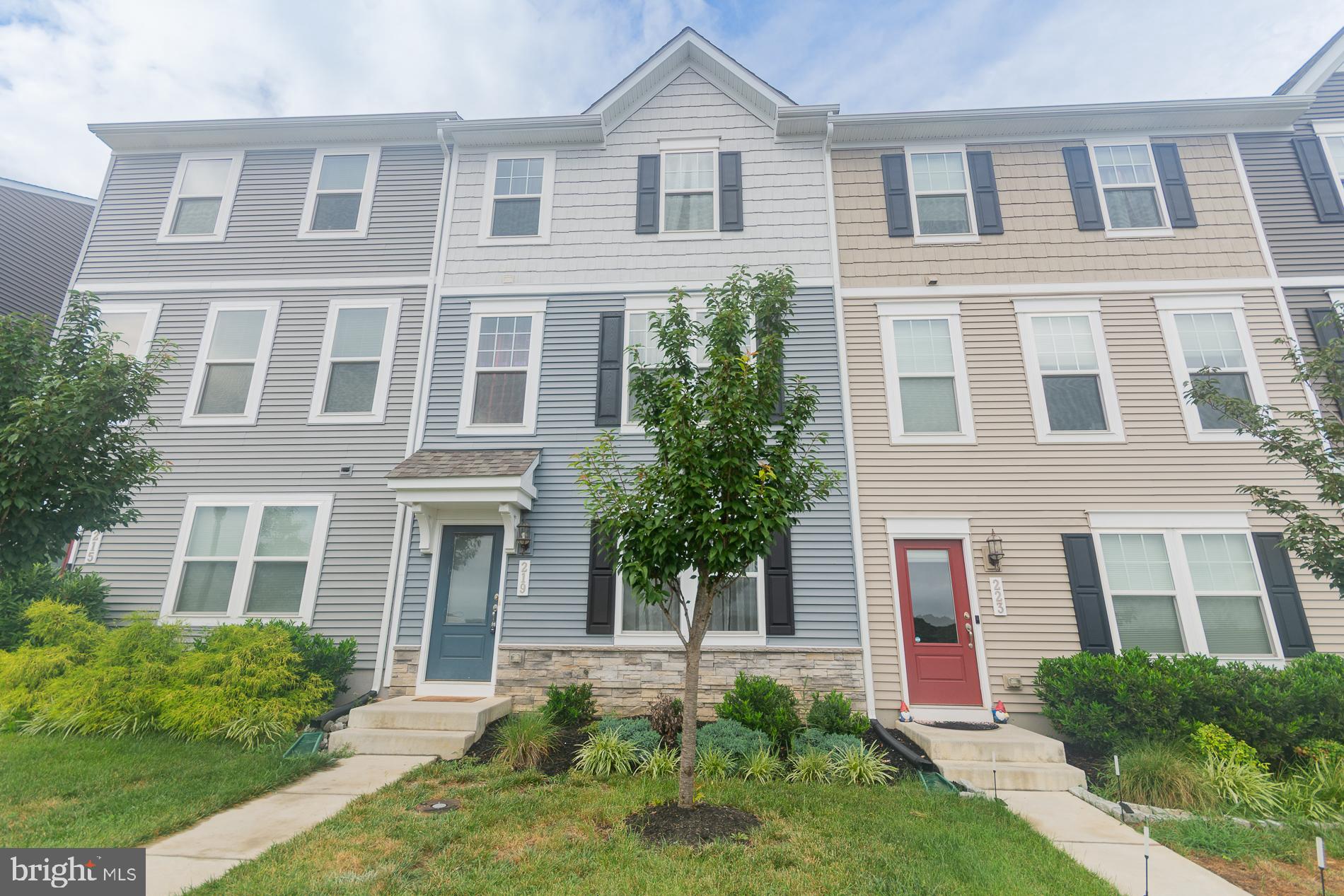 219 PRESIDENTS POINTE AVENUE