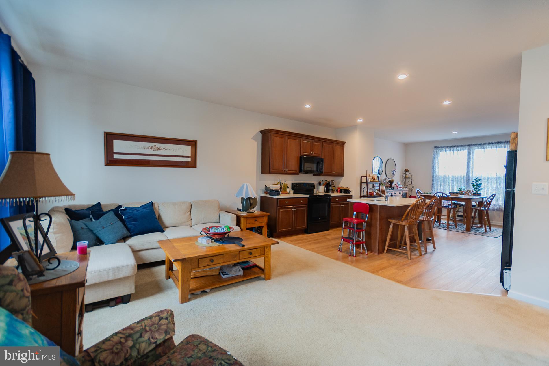 PRESIDENTS POINTE - Residential