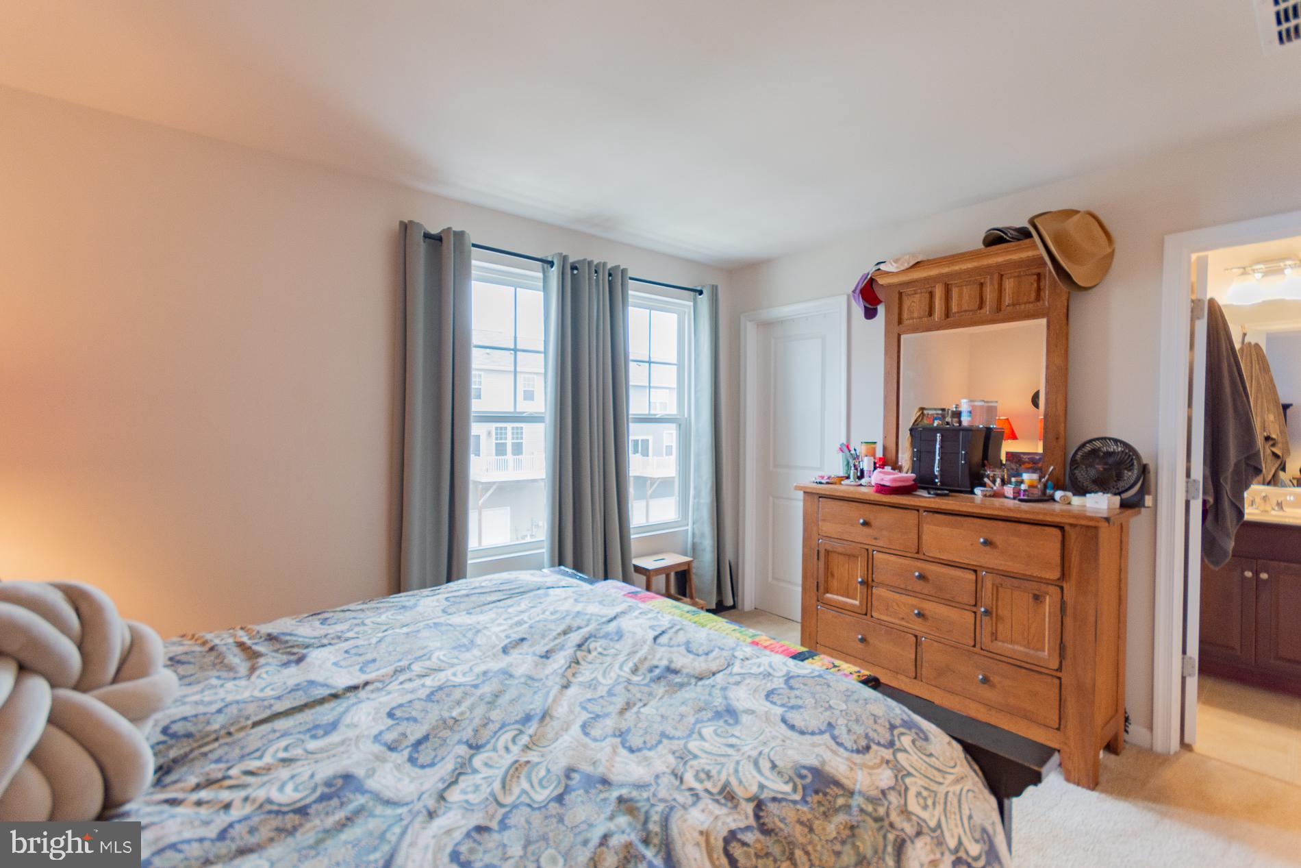 PRESIDENTS POINTE - Residential