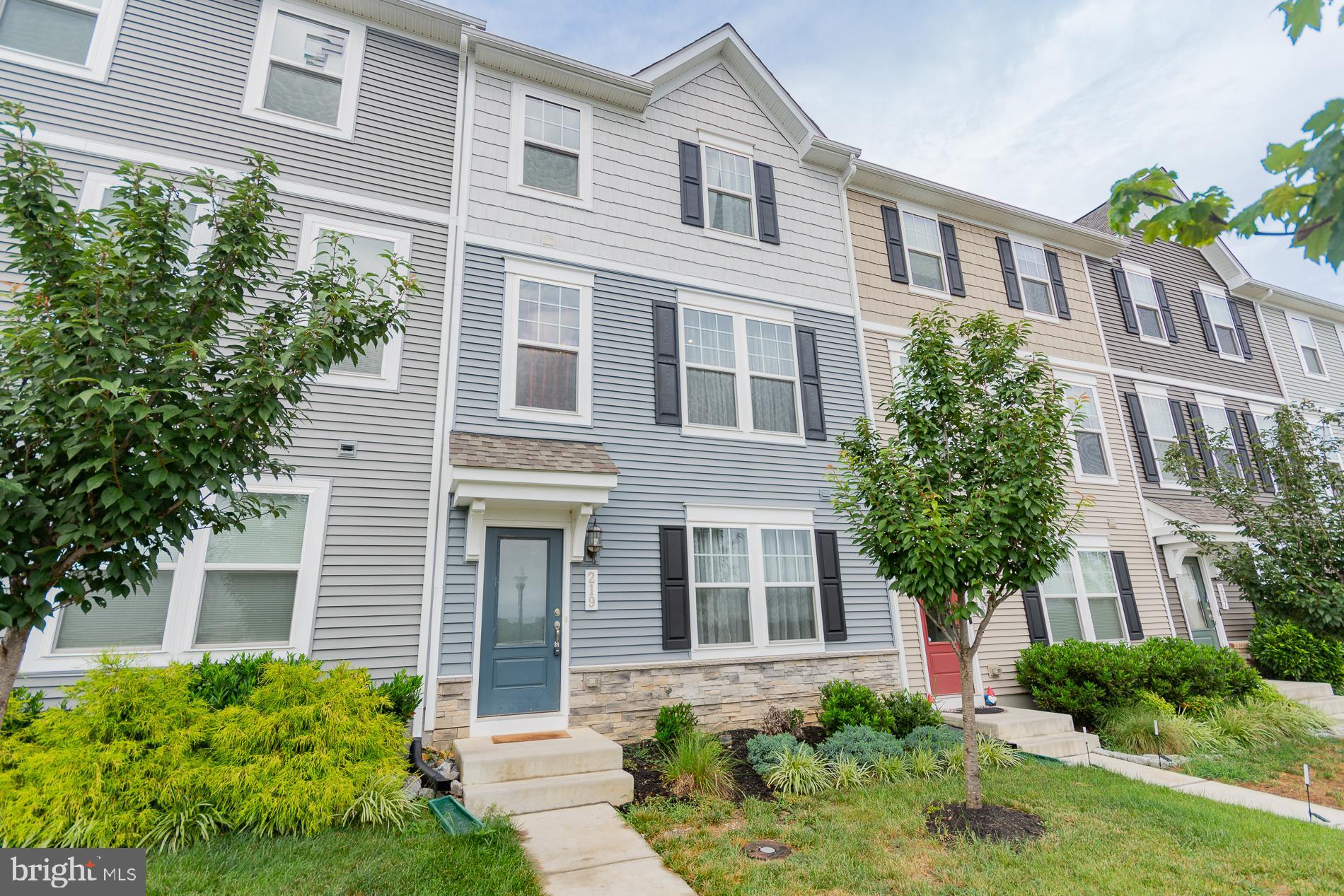 PRESIDENTS POINTE - Residential