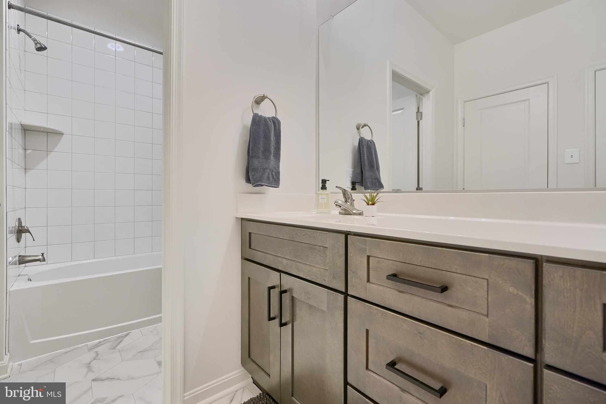 HOPKINS LANDING - Residential