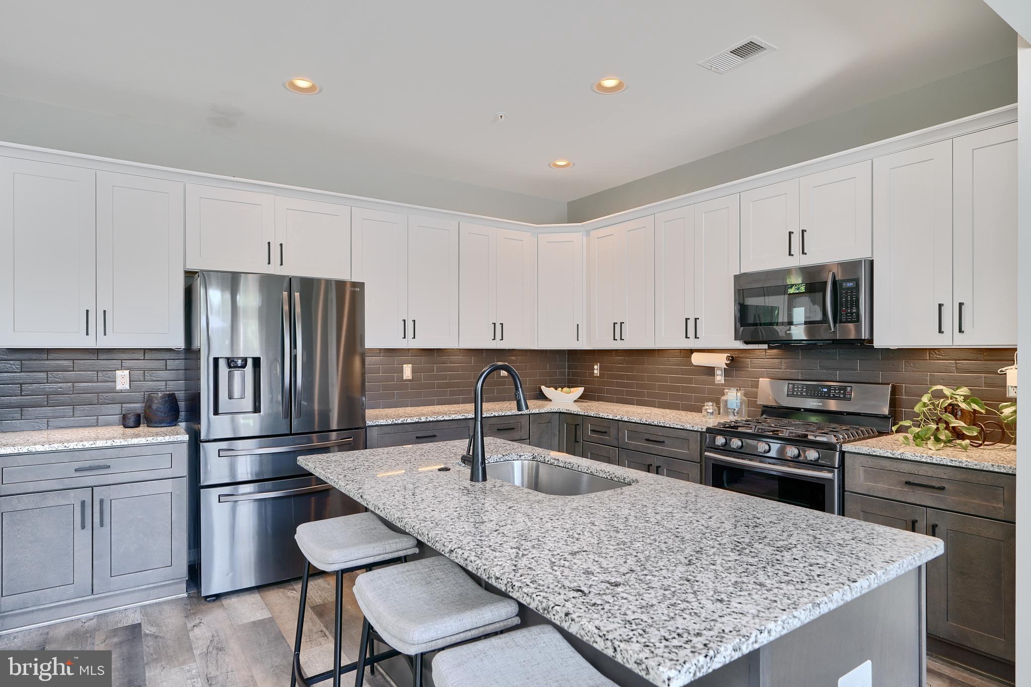 HOPKINS LANDING - Residential