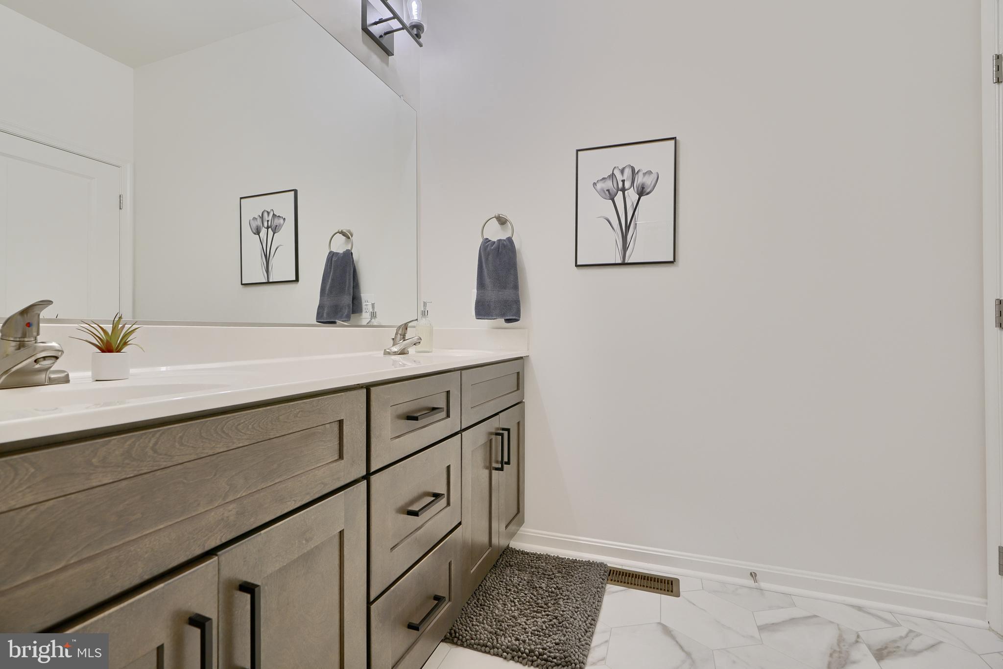 HOPKINS LANDING - Residential