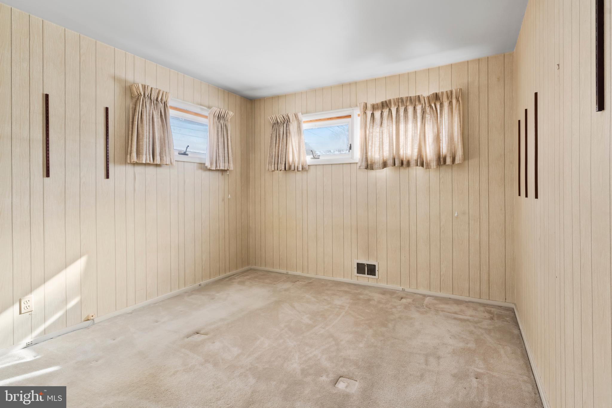 ROSSMOYNE MANOR - Residential