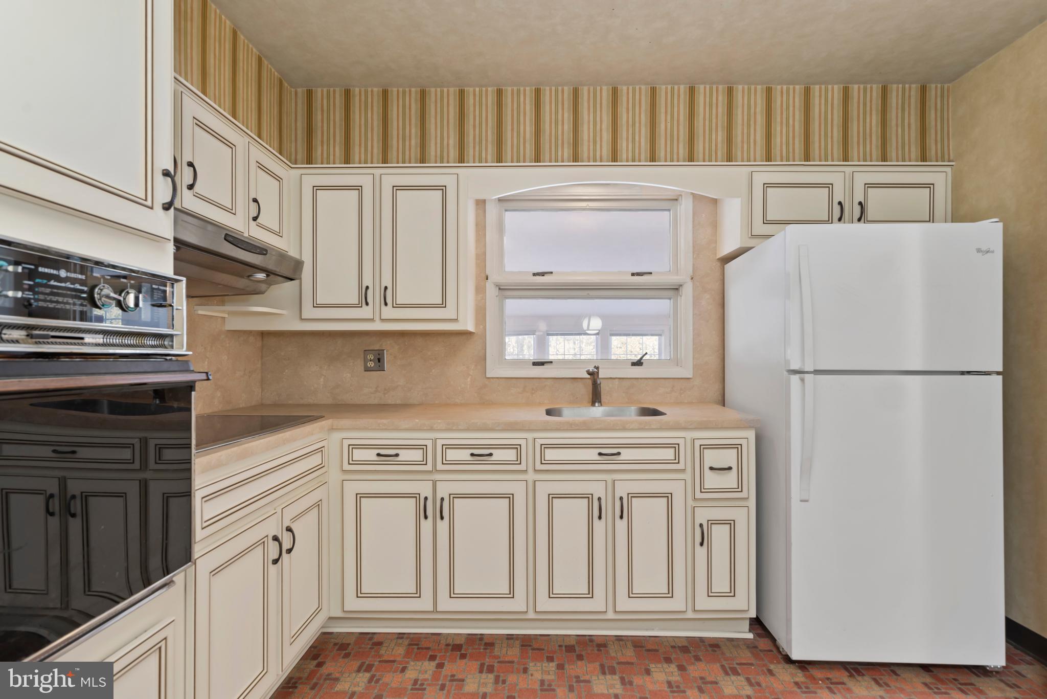 ROSSMOYNE MANOR - Residential