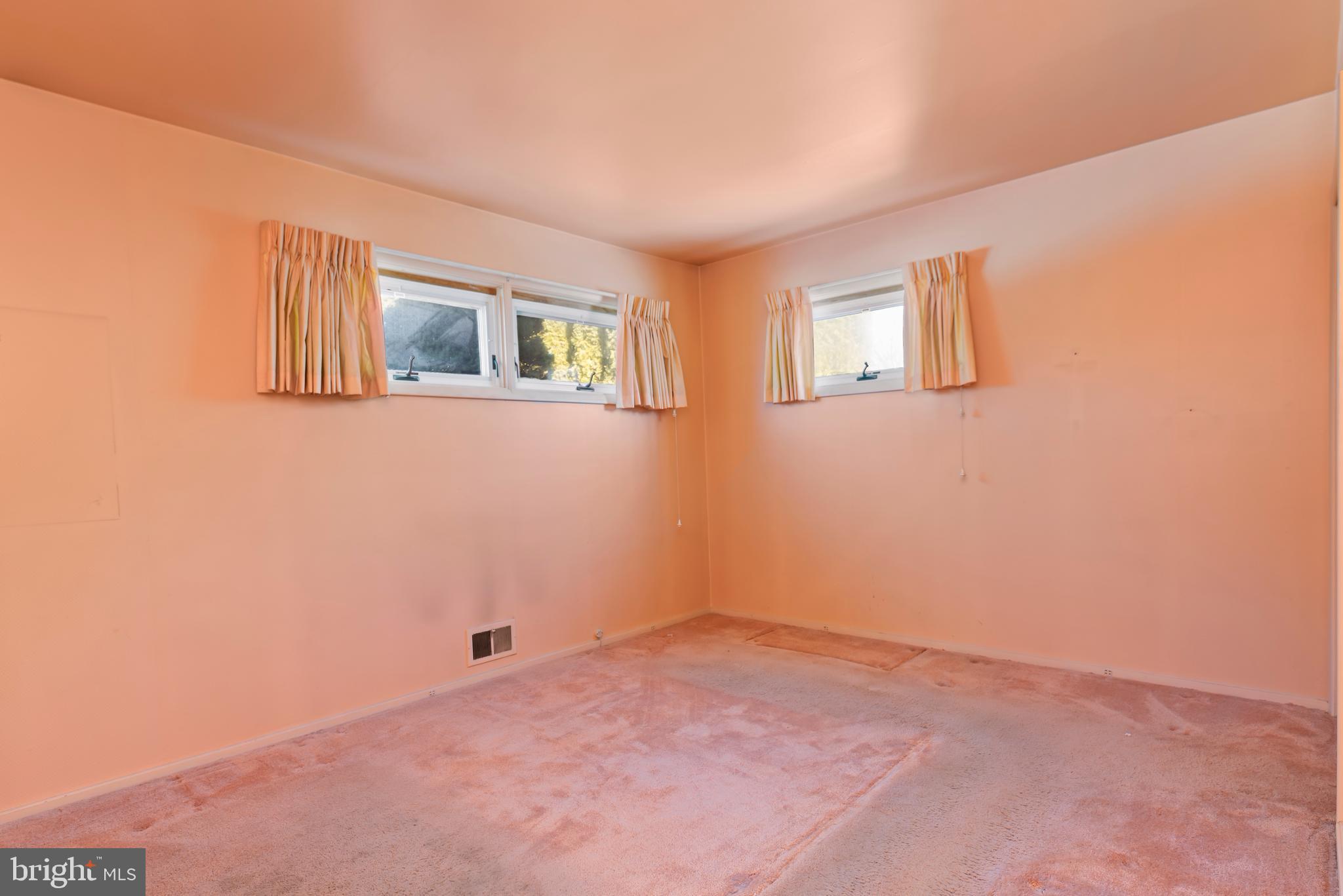 ROSSMOYNE MANOR - Residential