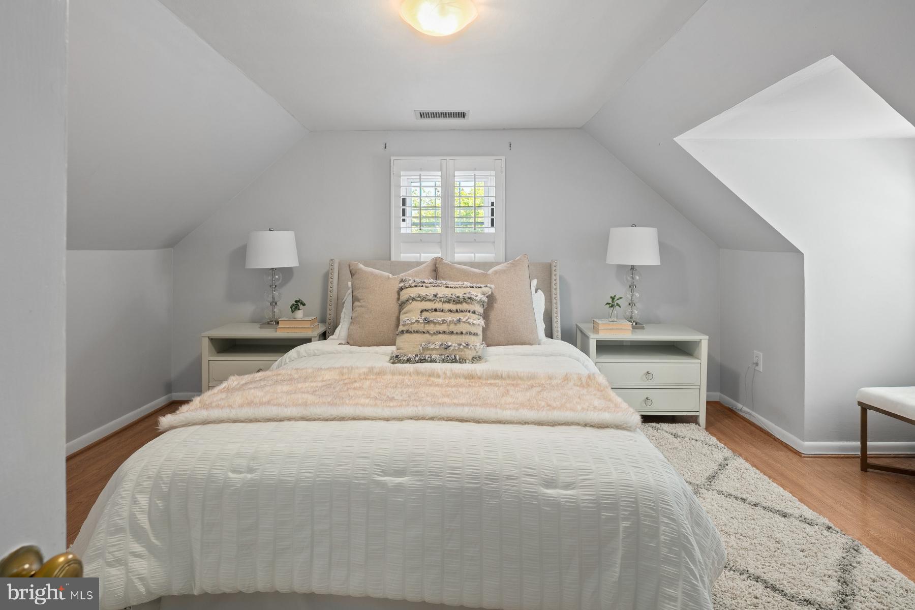 COUNTRY CLUB - Residential